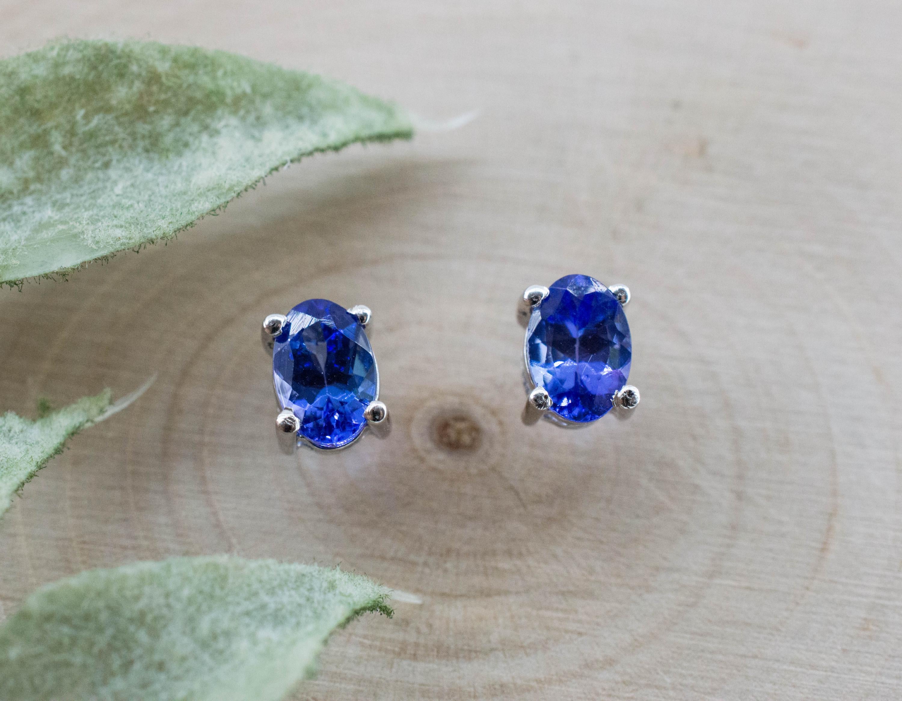 Tanzanite Earrings; Natural Tanzania Tanzanite; 0.975cts