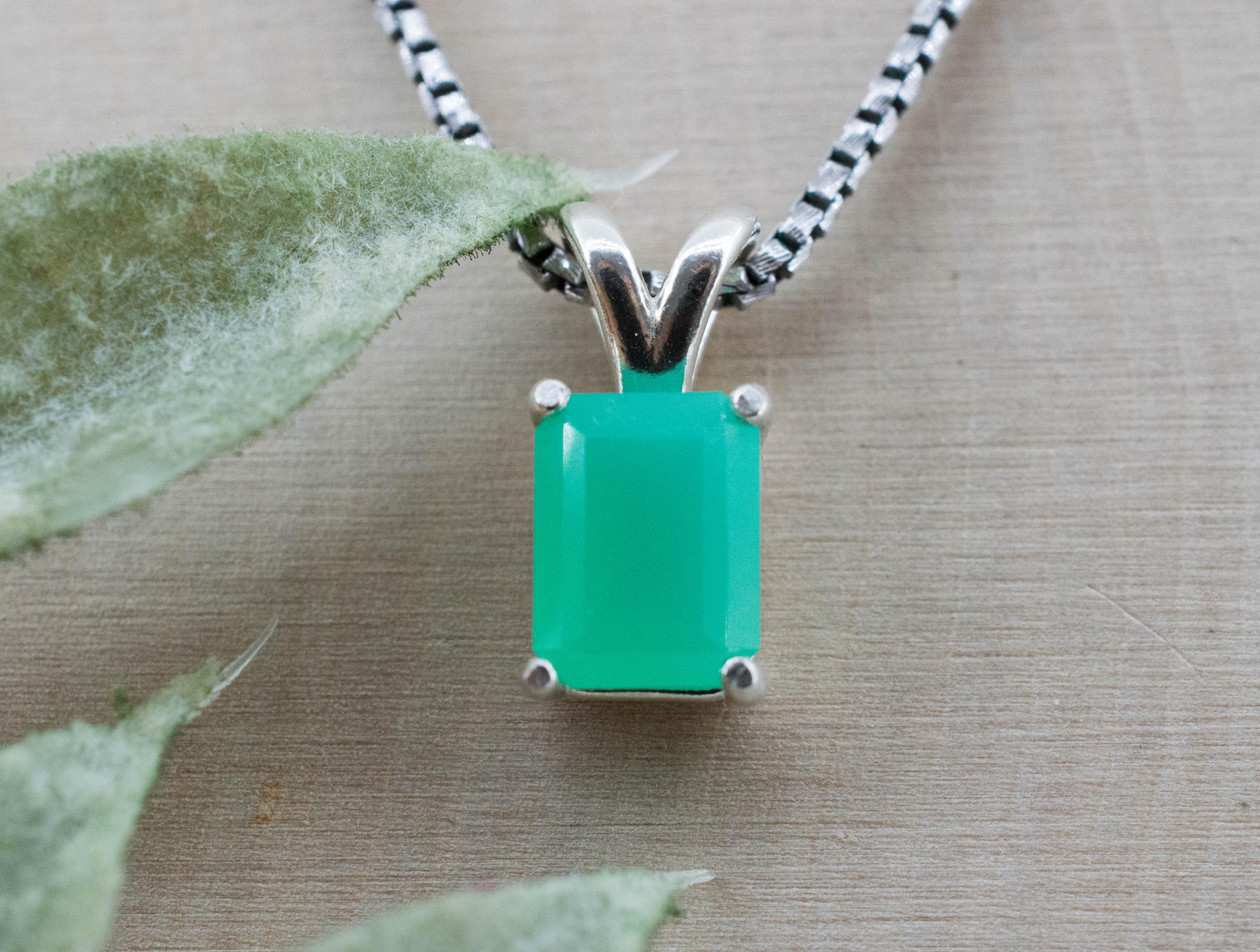 Chrysoprase Pendant; Natural Untreated Australia Chrysoprase; 1.360cts