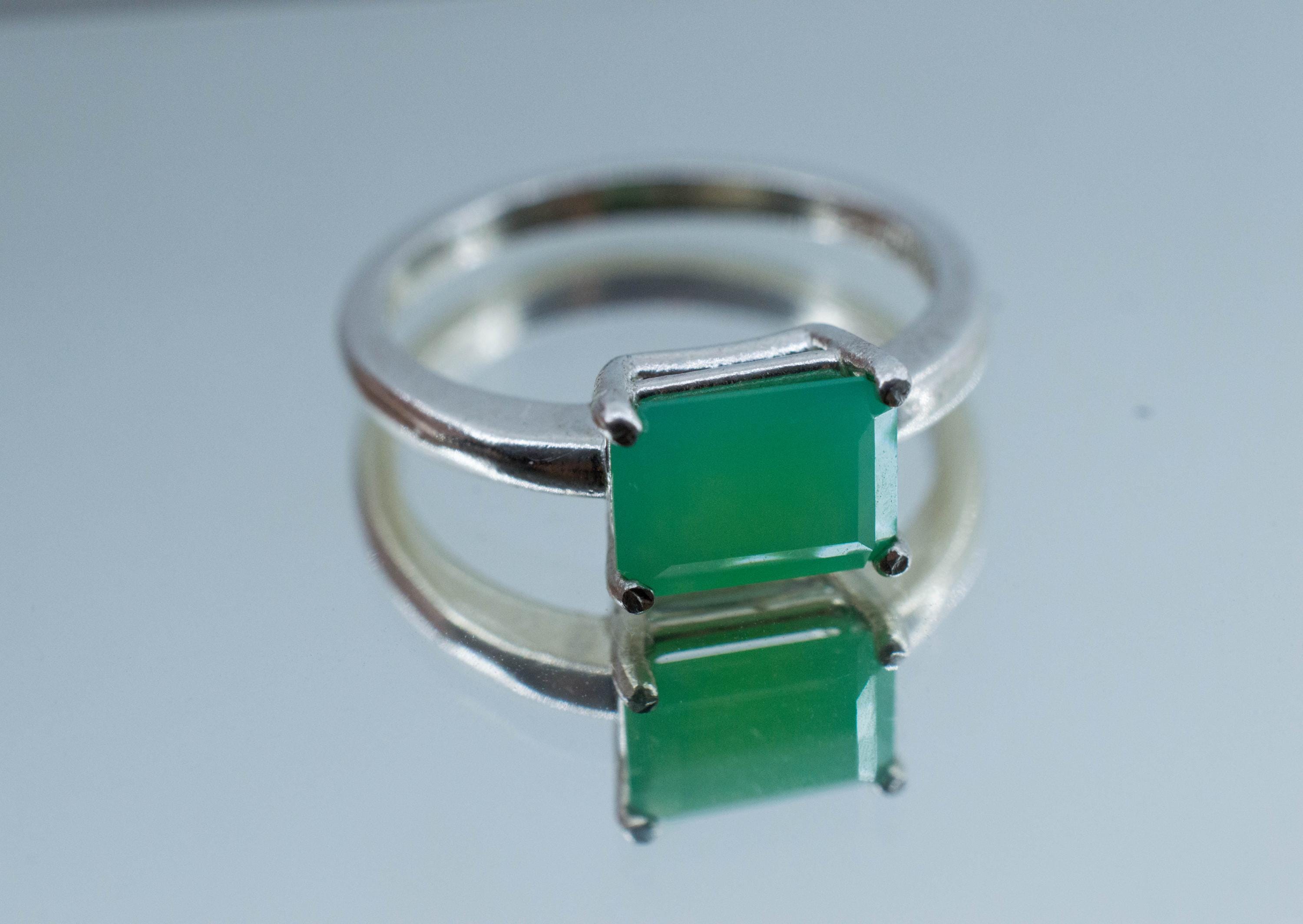 Chrysoprase Ring, Natural Untreated Australian Chrysoprase; 1.375cts