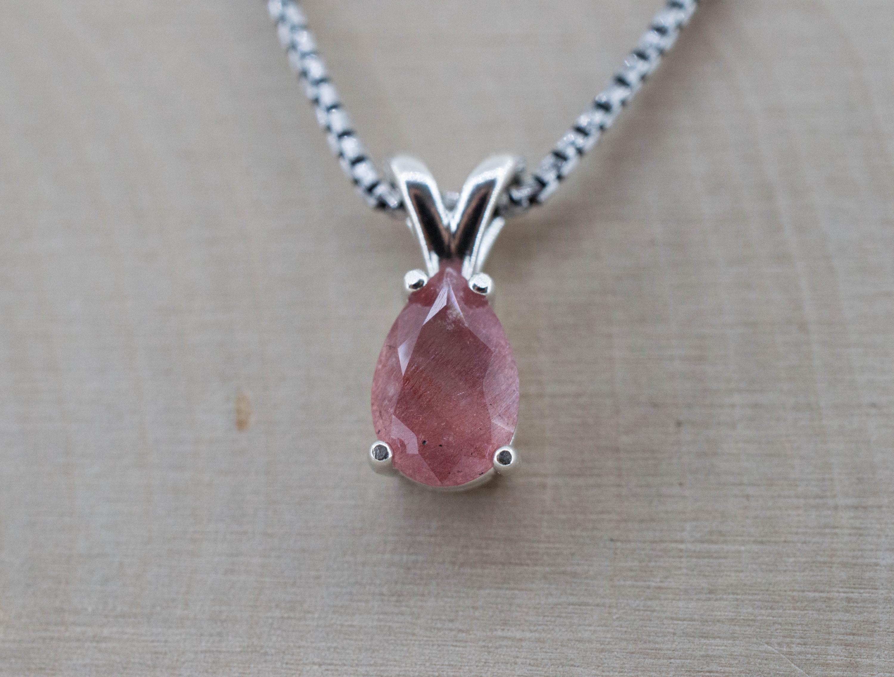 Strawberry Quartz Pendant; Natural Untreated Mexico Strawberry Quartz; 1.190cts
