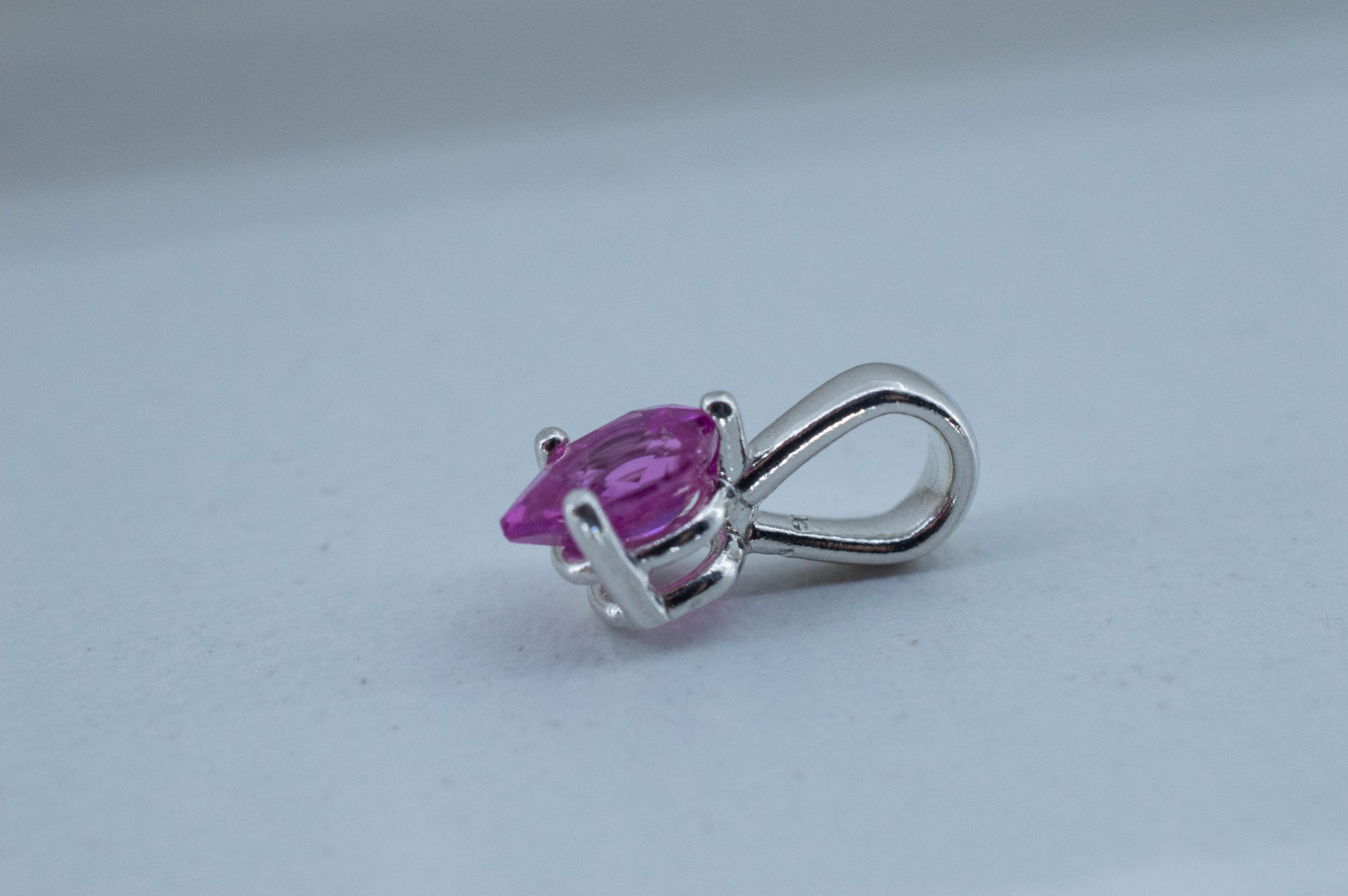 Pink Sapphire Pendant; Natural Untreated Vietnam Sapphire; 0.675cts