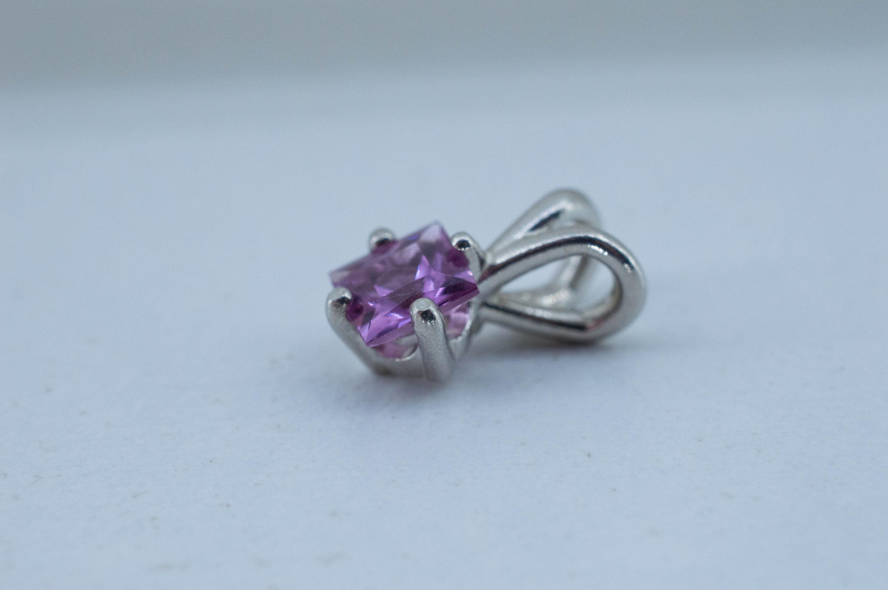 Pink Sapphire Pendant; Natural Untreated Sri Lanka Sapphire; 0.775cts