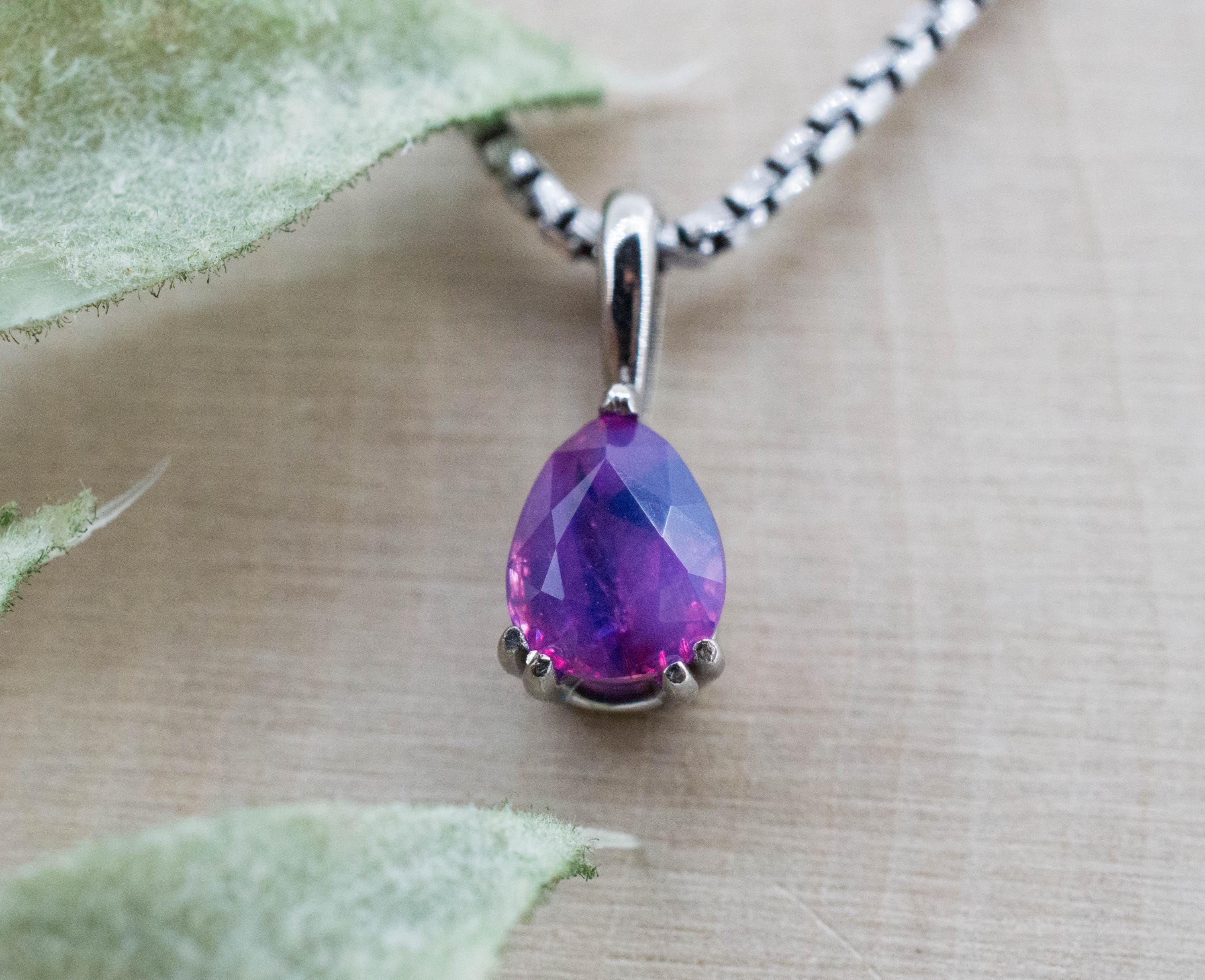 Opalescent Sapphire Pendant; Natural Untreated Vietnam Silky Sapphire; 0.900cts