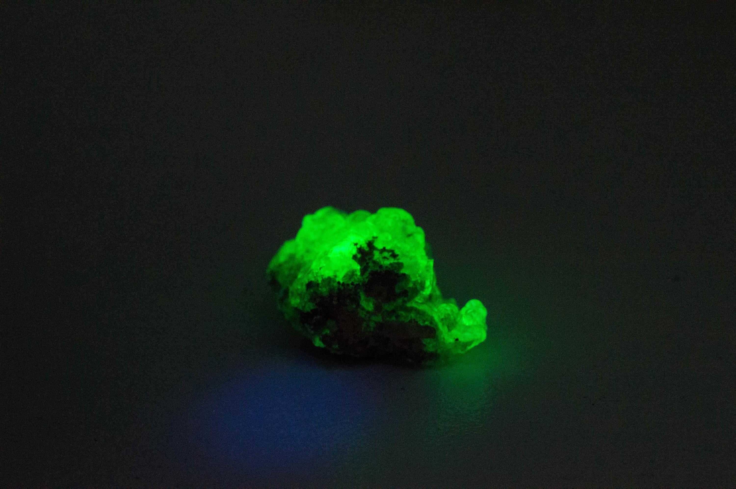 Hyalite Opal Specimen; Natural Untreated Erongo Namibia Fluorescent Opal; 13.615cts