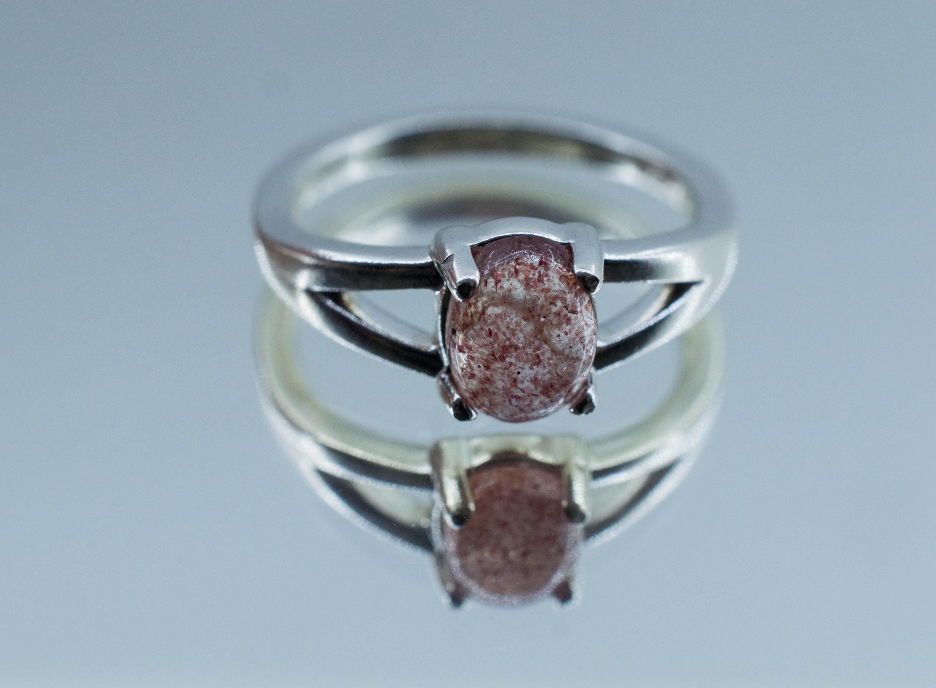 Strawberry Quartz Ring; Natural Untreated Kazakhstan Quartz; 1.000cts