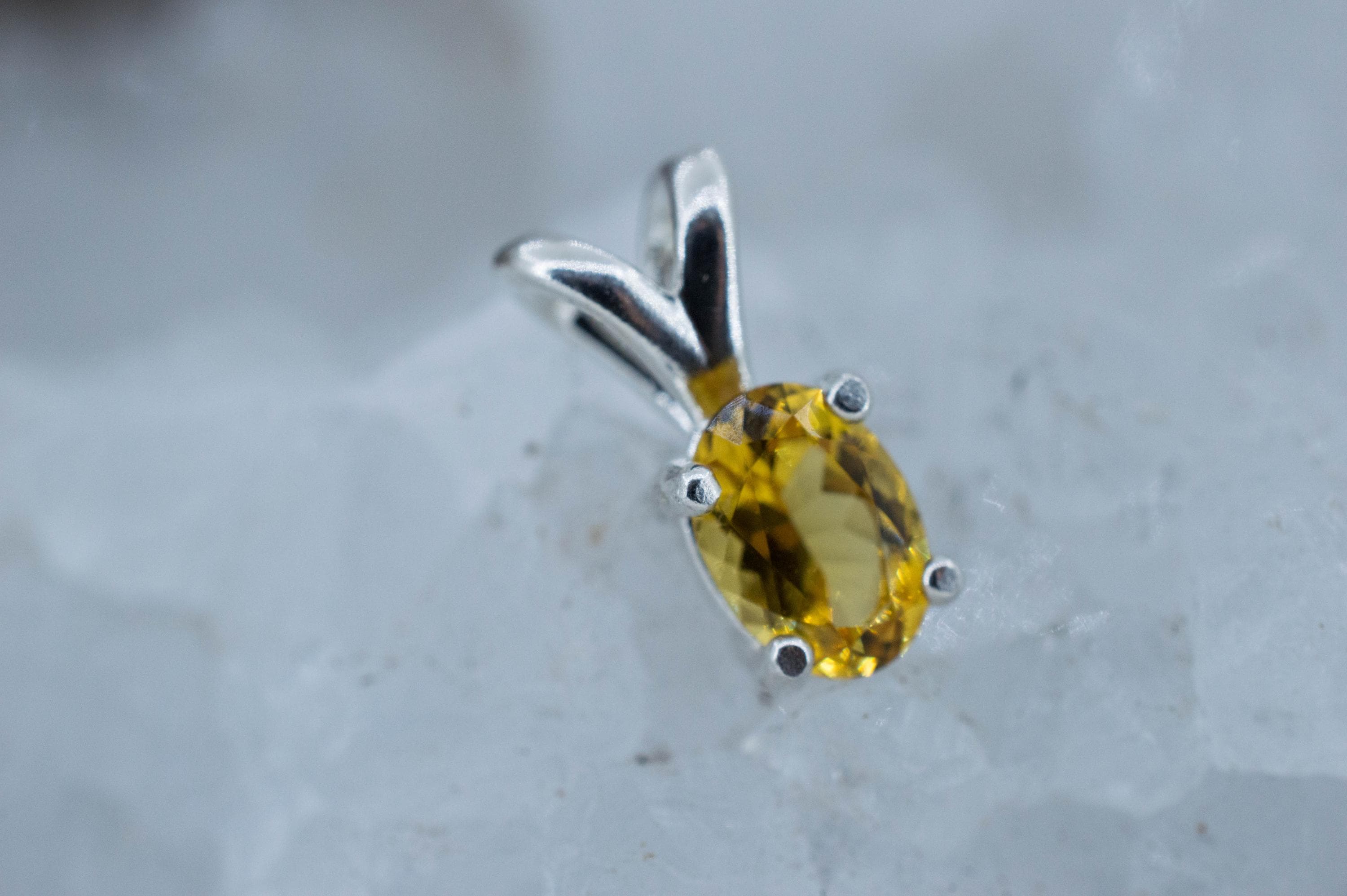 Heliodor Pendant, Natural Untreated Brazil Golden Beryl; 0.650cts