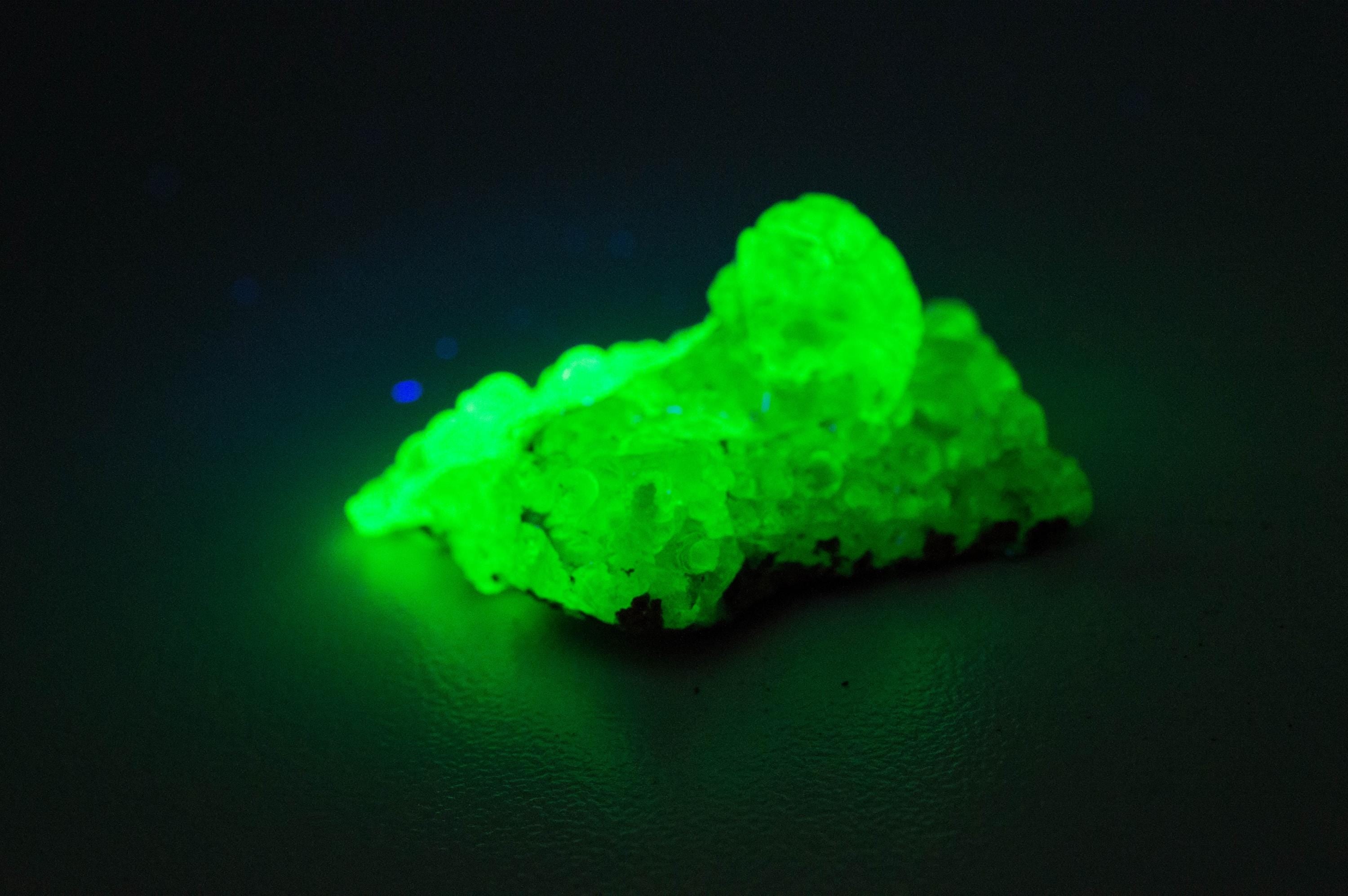 Hyalite Opal Specimen; Natural Untreated Erongo Namibia Fluorescent Opal; 36.395cts