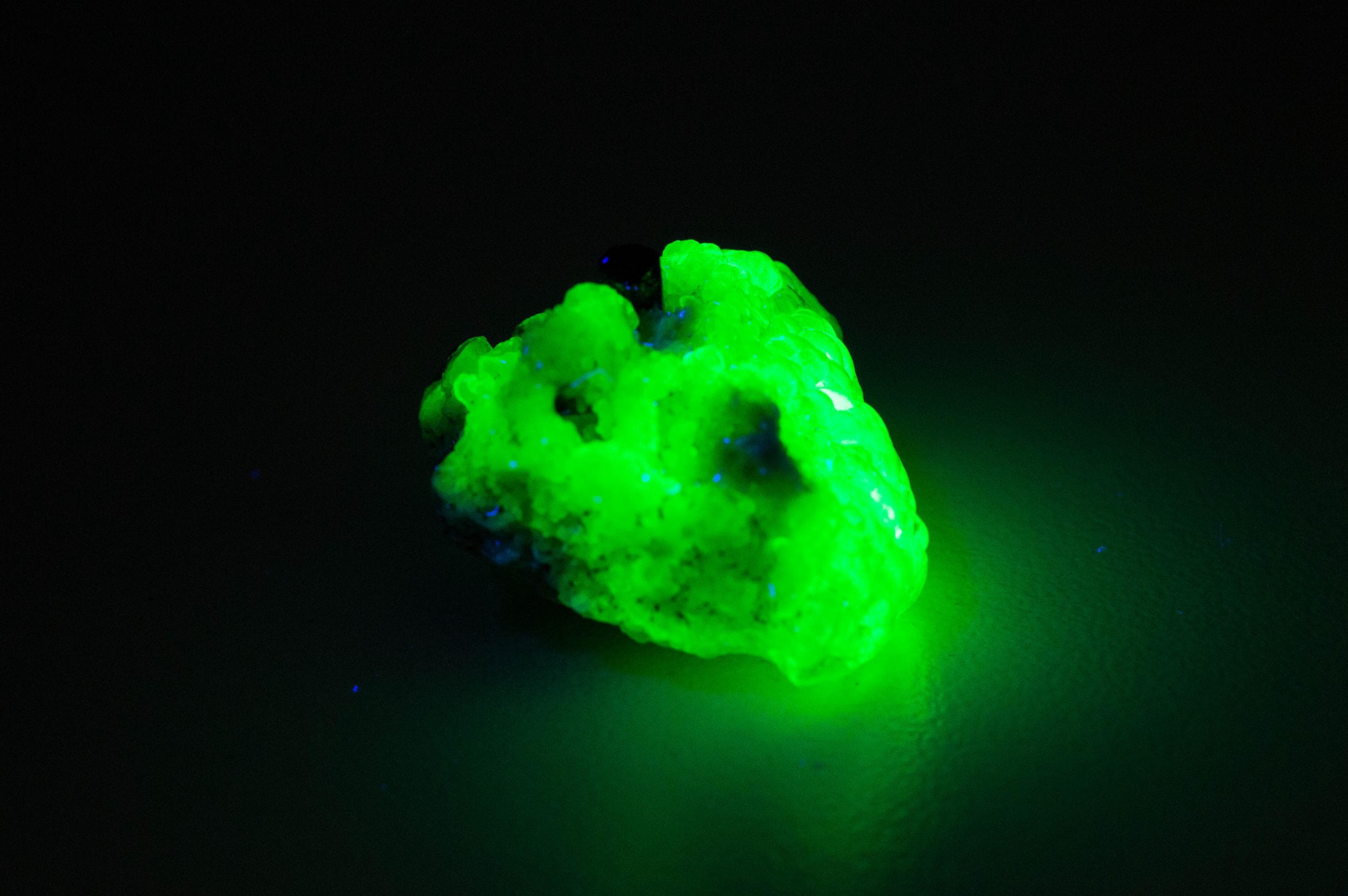 Hyalite Opal and Black Tourmaline Specimen; Natural Untreated Erongo Namibia Fluorescent Opal; 38.140cts