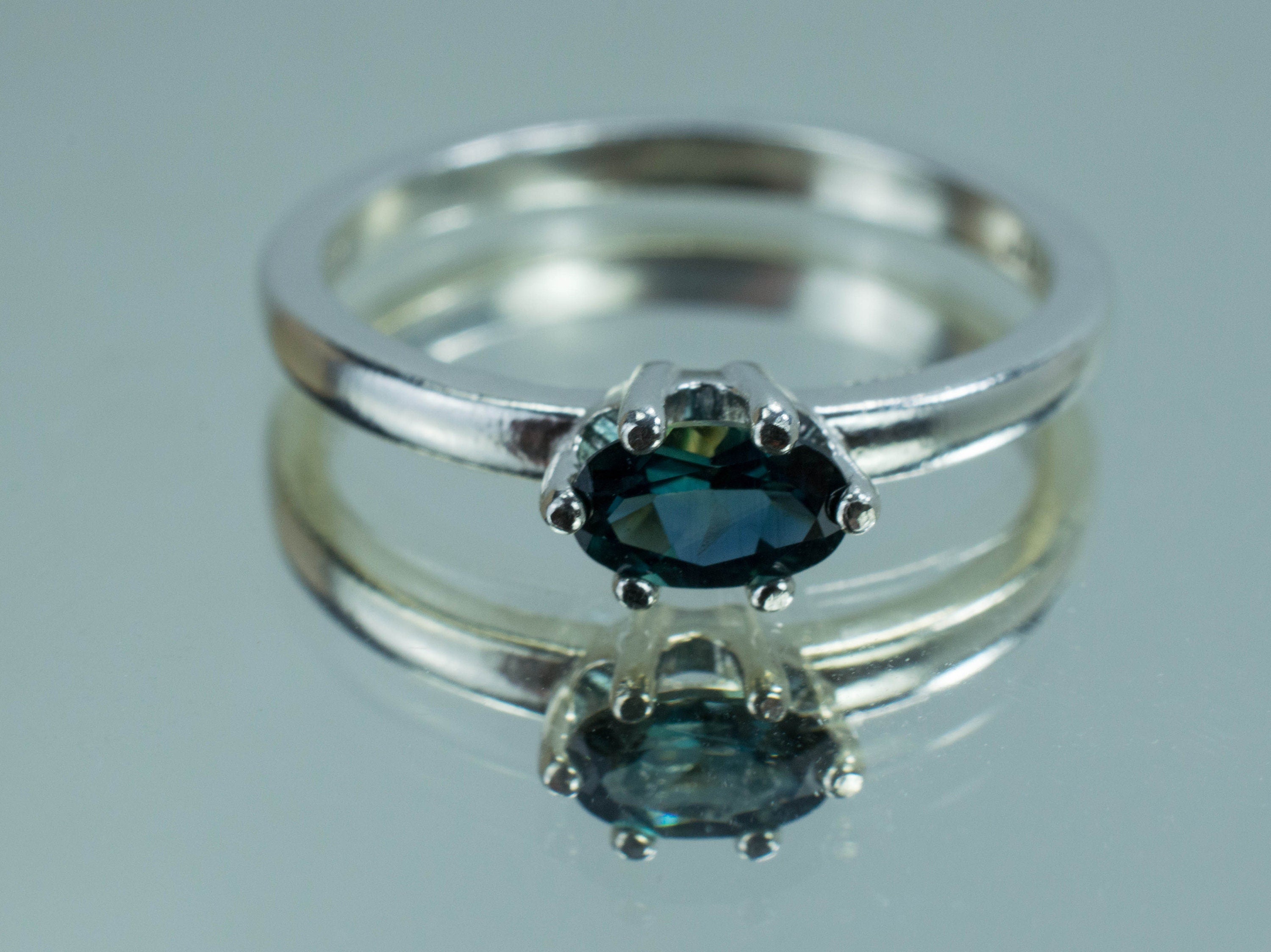 Australian Sapphire Ring, Genuine Untreated Bi-Colored Sapphire; 0.940cts - Mark Oliver Gems