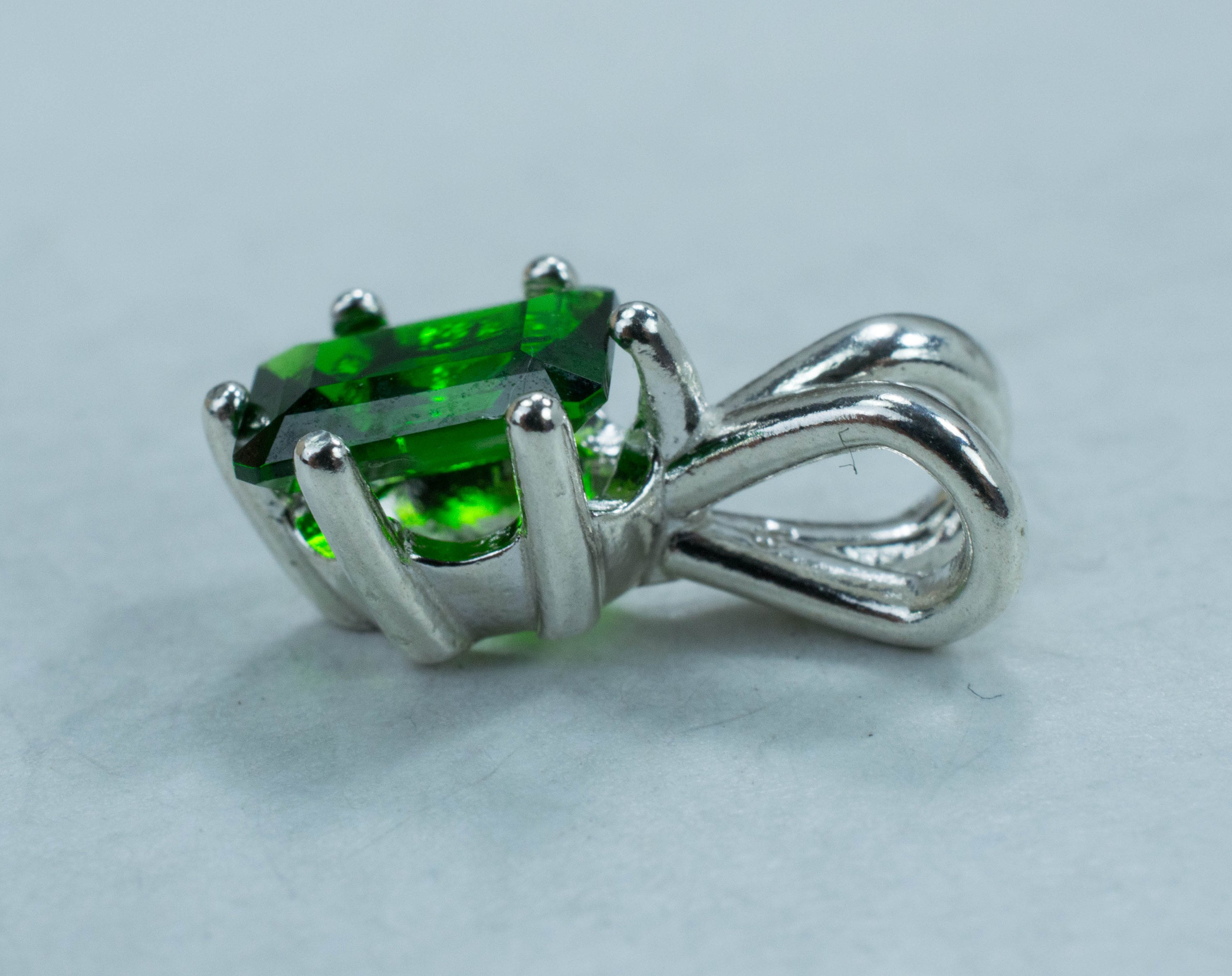 Chrome Diopside Pendant; Genuine Untreated Siberia Diopside - Mark Oliver Gems