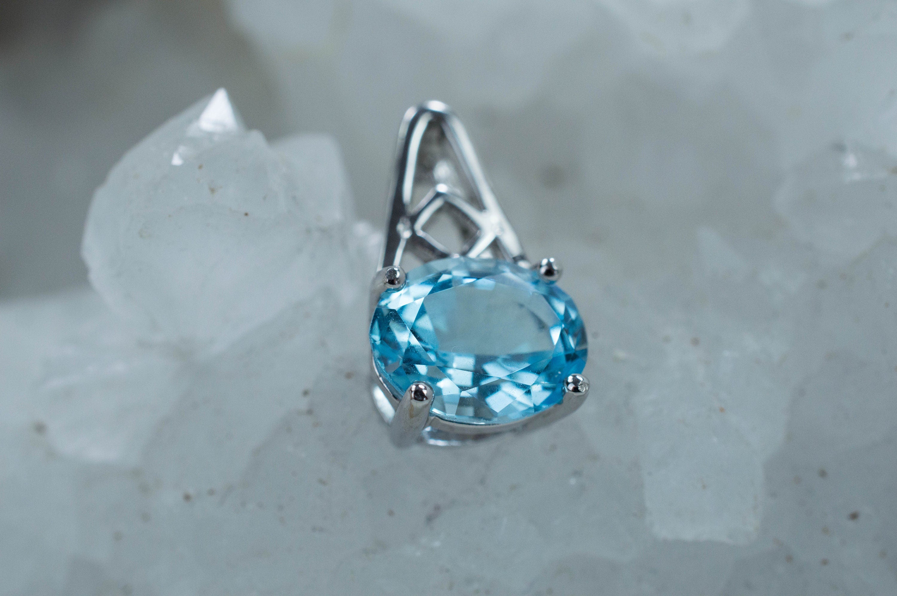 Blue Topaz Pendant; Genuine Brazilian Topaz; 2.890cts - Mark Oliver Gems