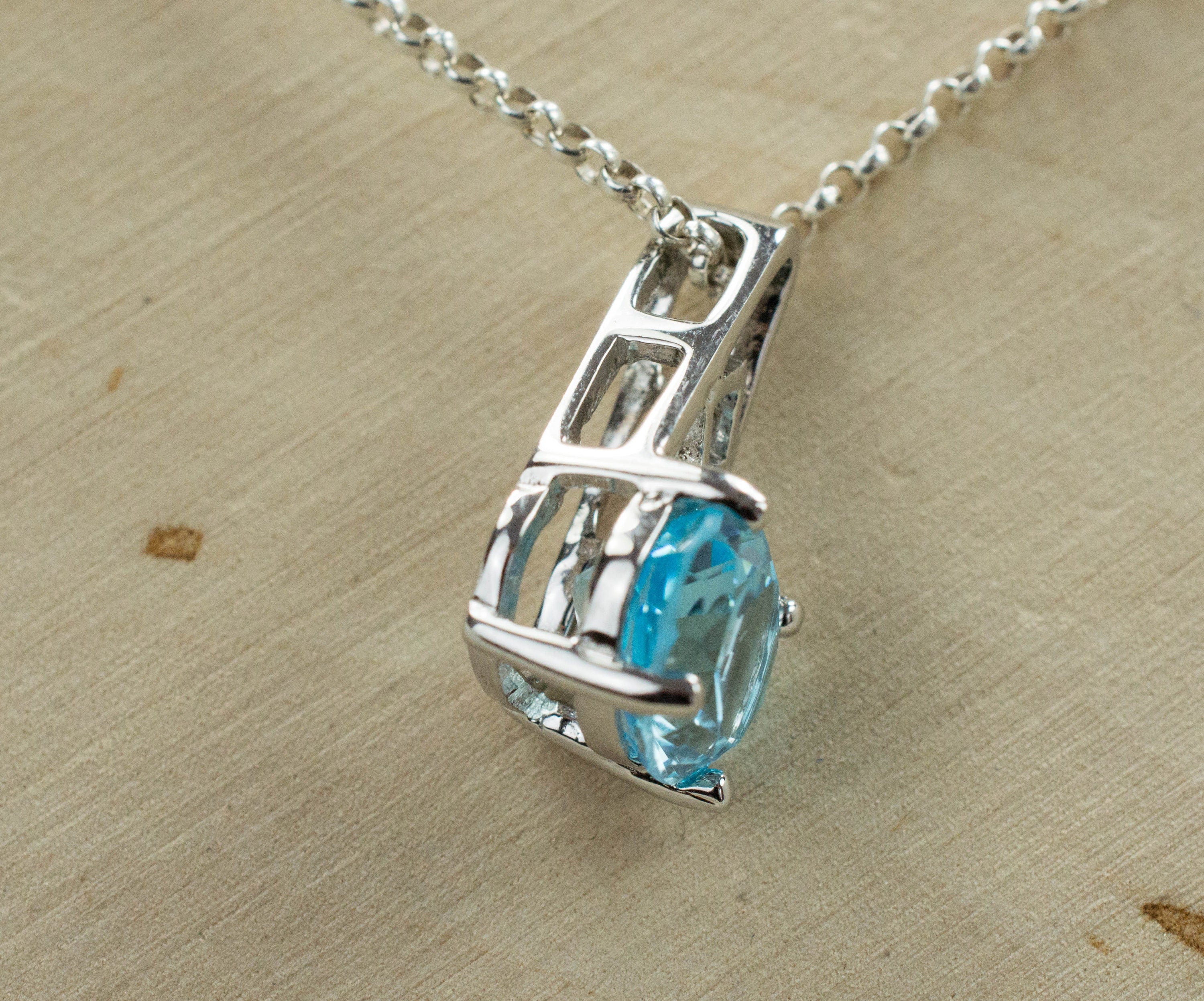 Blue Topaz Pendant; Genuine Brazilian Topaz; 2.890cts - Mark Oliver Gems