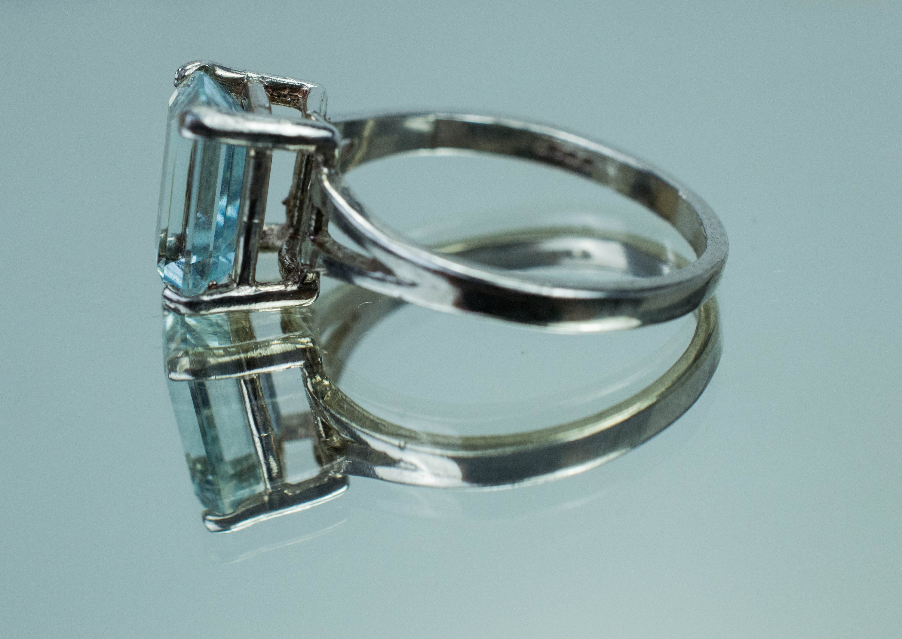 Aquamarine Ring, Genuine Untreated Brazilian Aquamarine; 1.790cts - Mark Oliver Gems