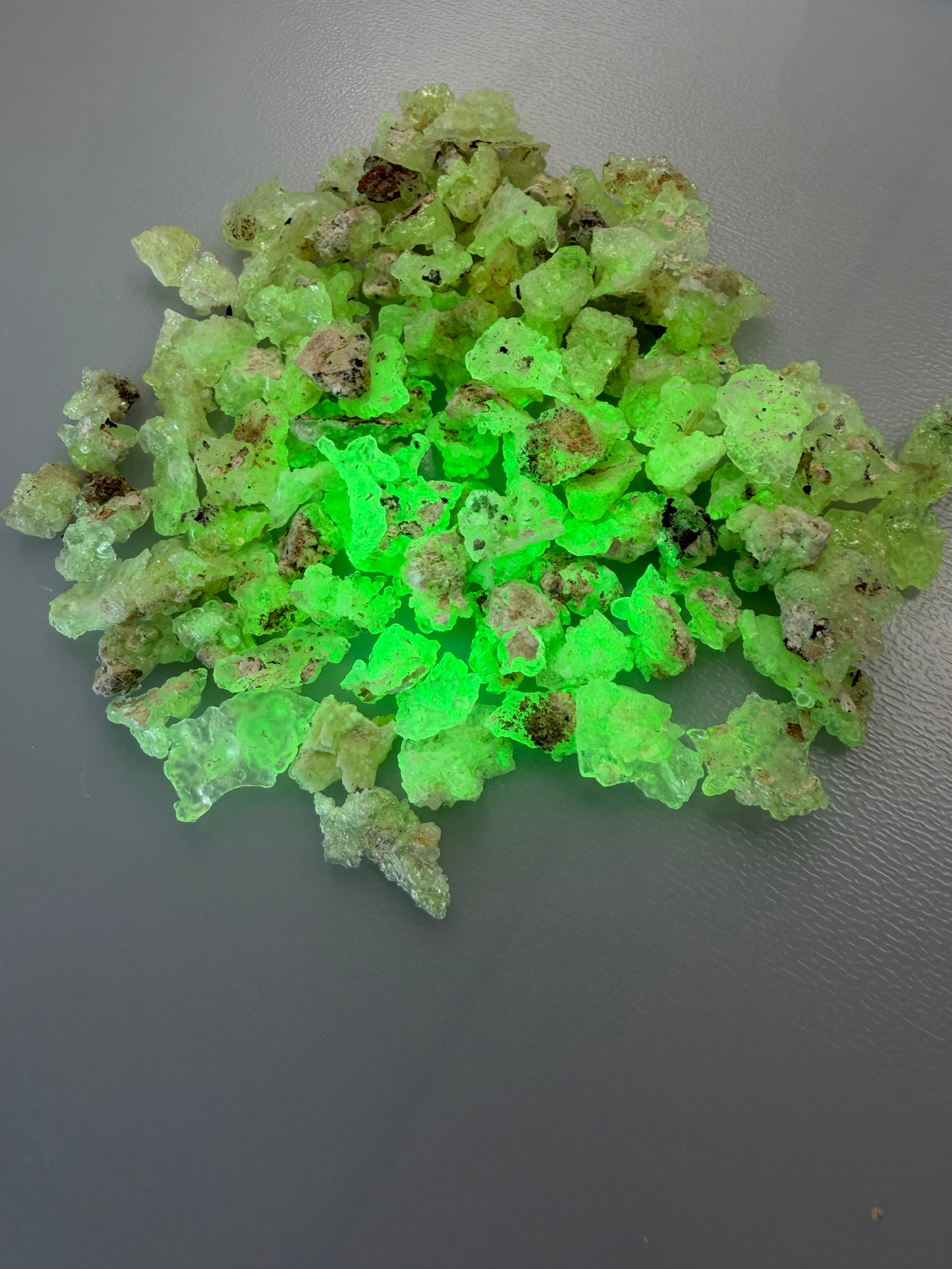 Hyalite Opal Specimen; 5.00-9.99ct