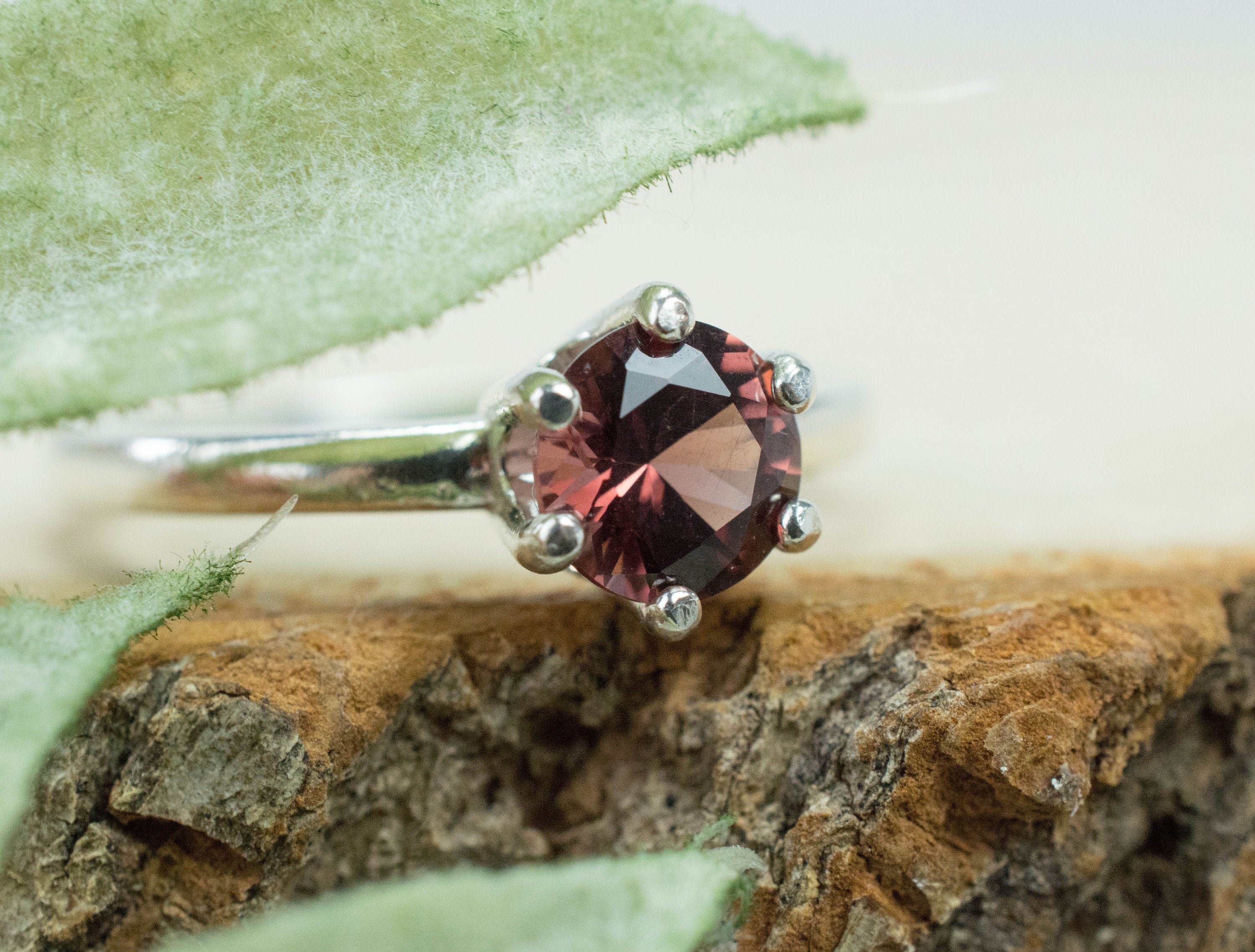Rhodolite Garnet Ring; Genuine Untreated Tanzanian Garnet; 0.950cts - Mark Oliver Gems