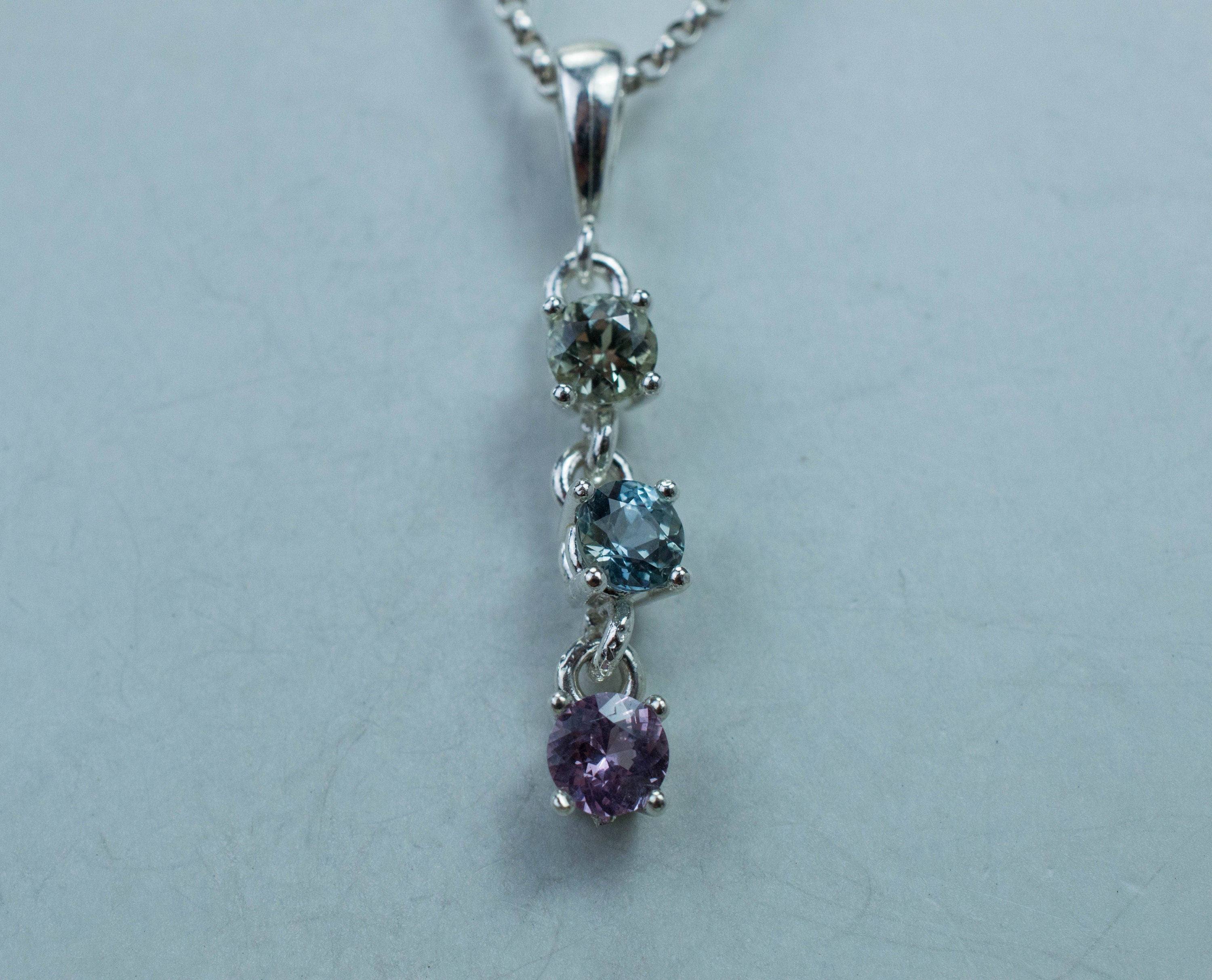 Montana Sapphire Pendant; Natural Untreated USA Sapphires; 1.220cts - Mark Oliver Gems