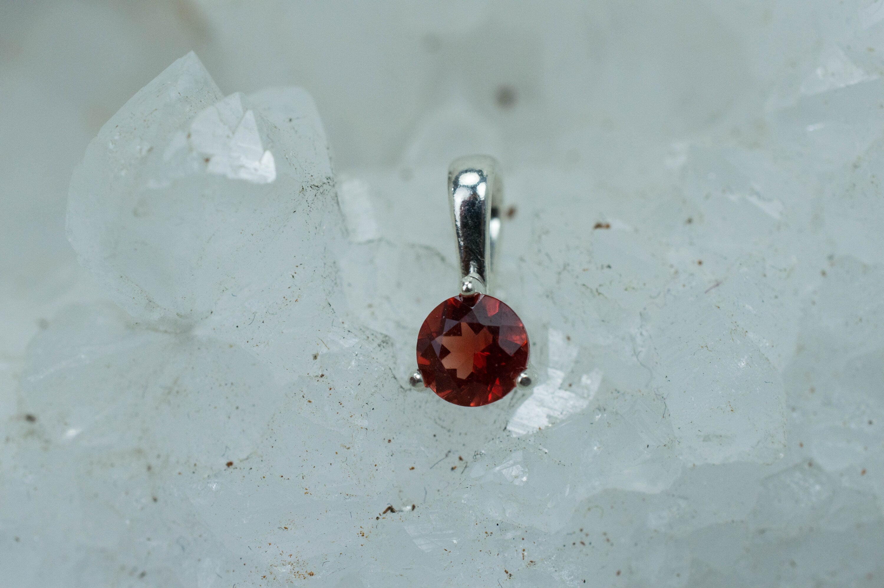 Oregon Sunstone Pendant, Genuine Untreated Red Oregon Sunstone; 0.480cts - Mark Oliver Gems