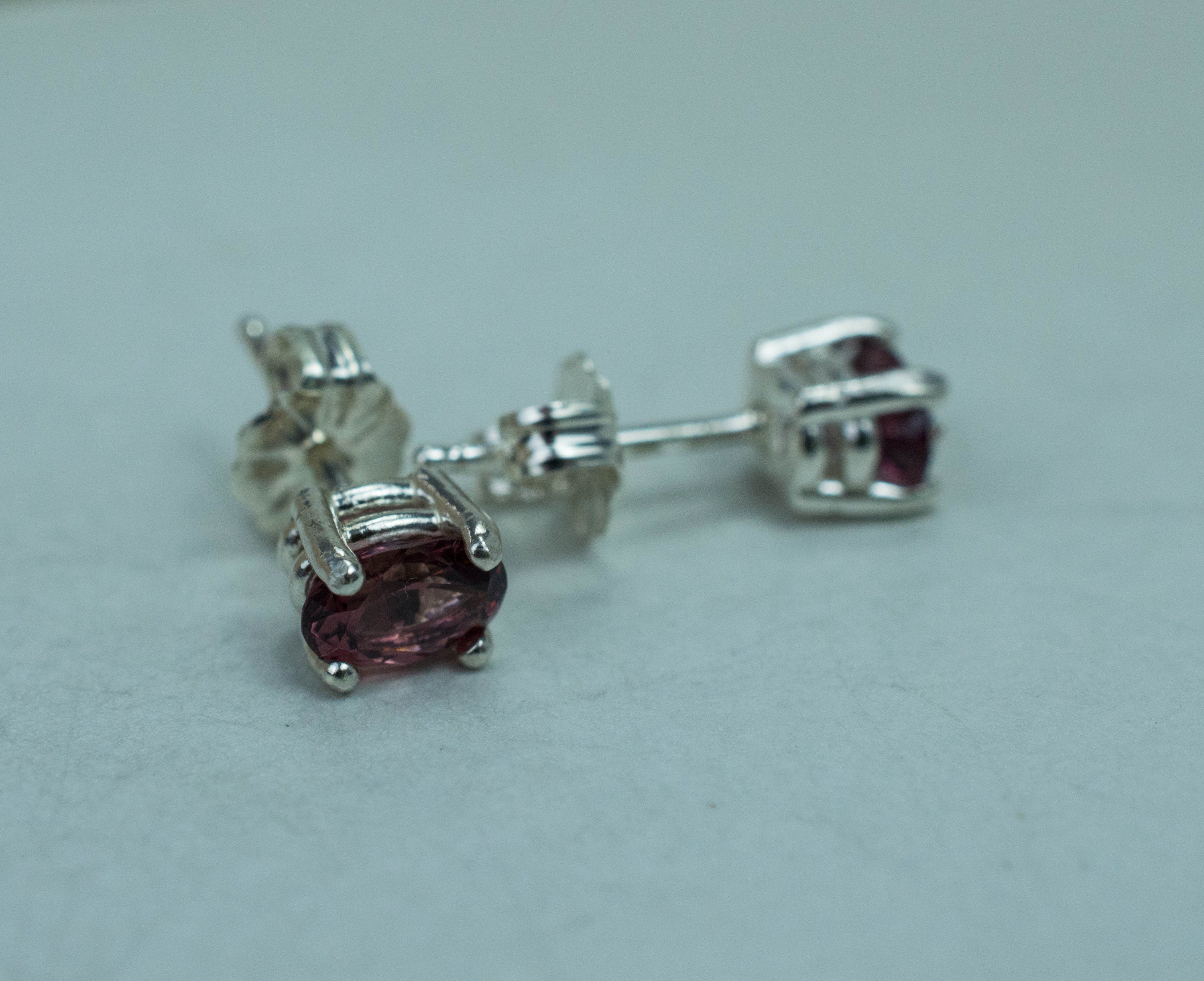 Cranberry Garnet Earrings, Natural Untreated Tanzanian Garnet; 1.010cts - Mark Oliver Gems