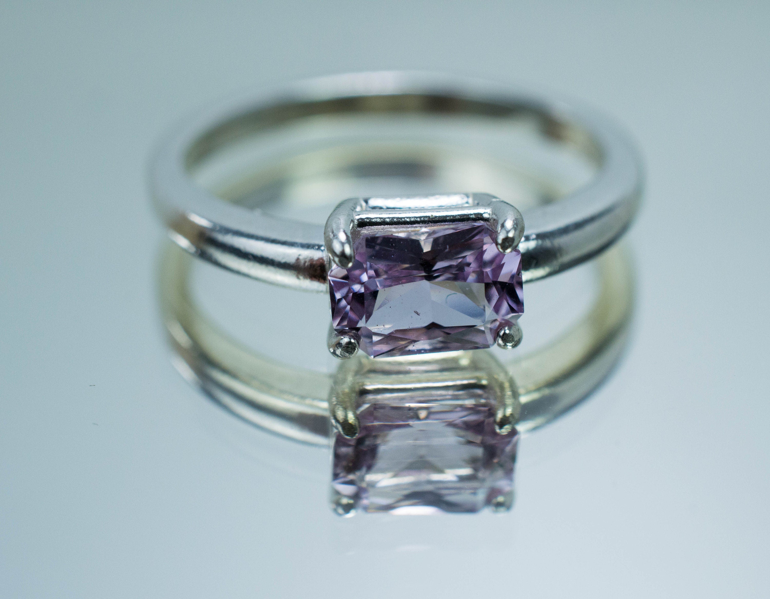 Lavender Spinel Ring; Genuine Untreated Vietnam Spinel; 0.920cts