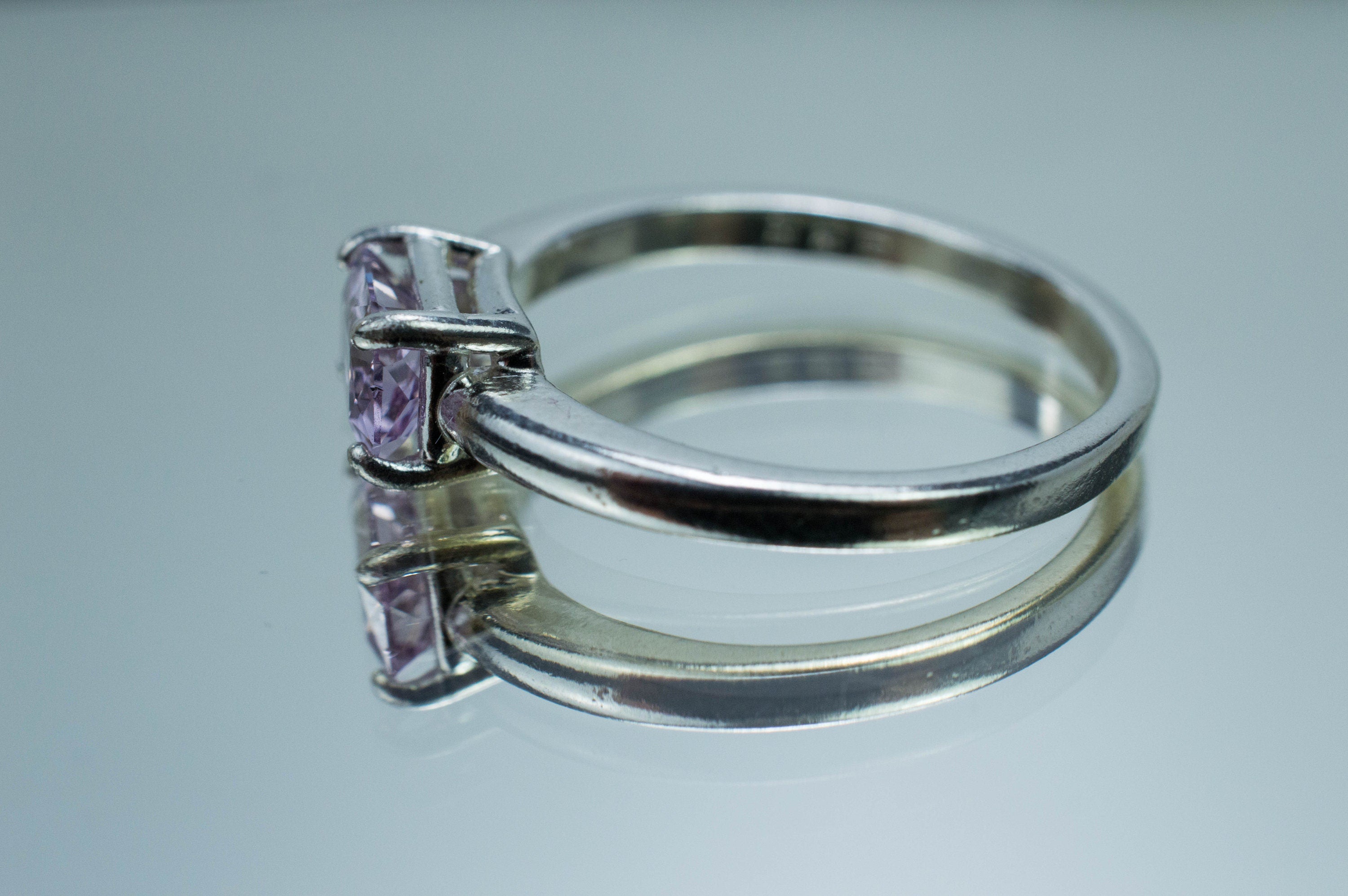 Lavender Spinel Ring; Genuine Untreated Vietnam Spinel; 0.920cts