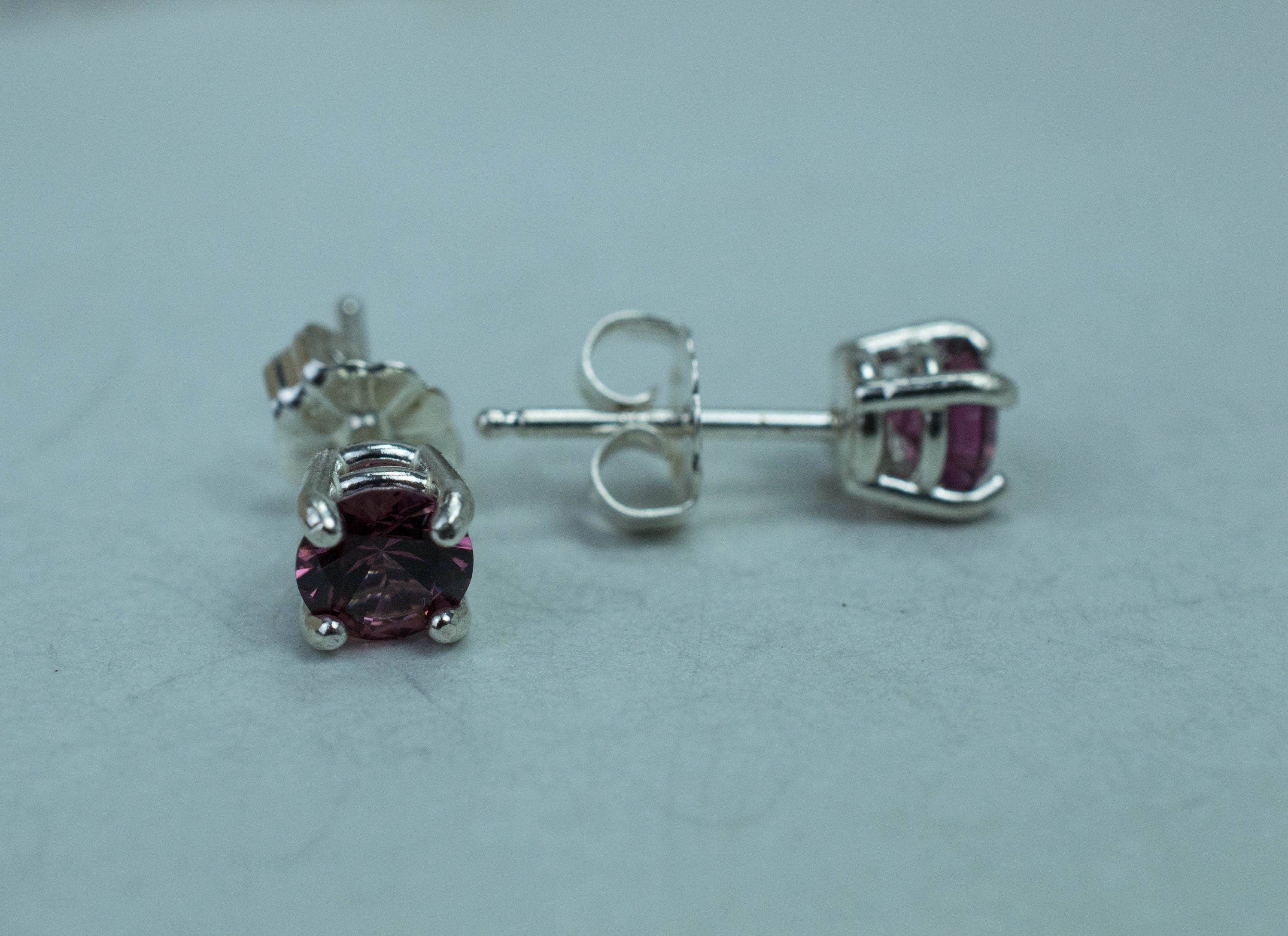 Cranberry Garnet Earrings, Natural Untreated Tanzanian Garnet; 1.050cts - Mark Oliver Gems