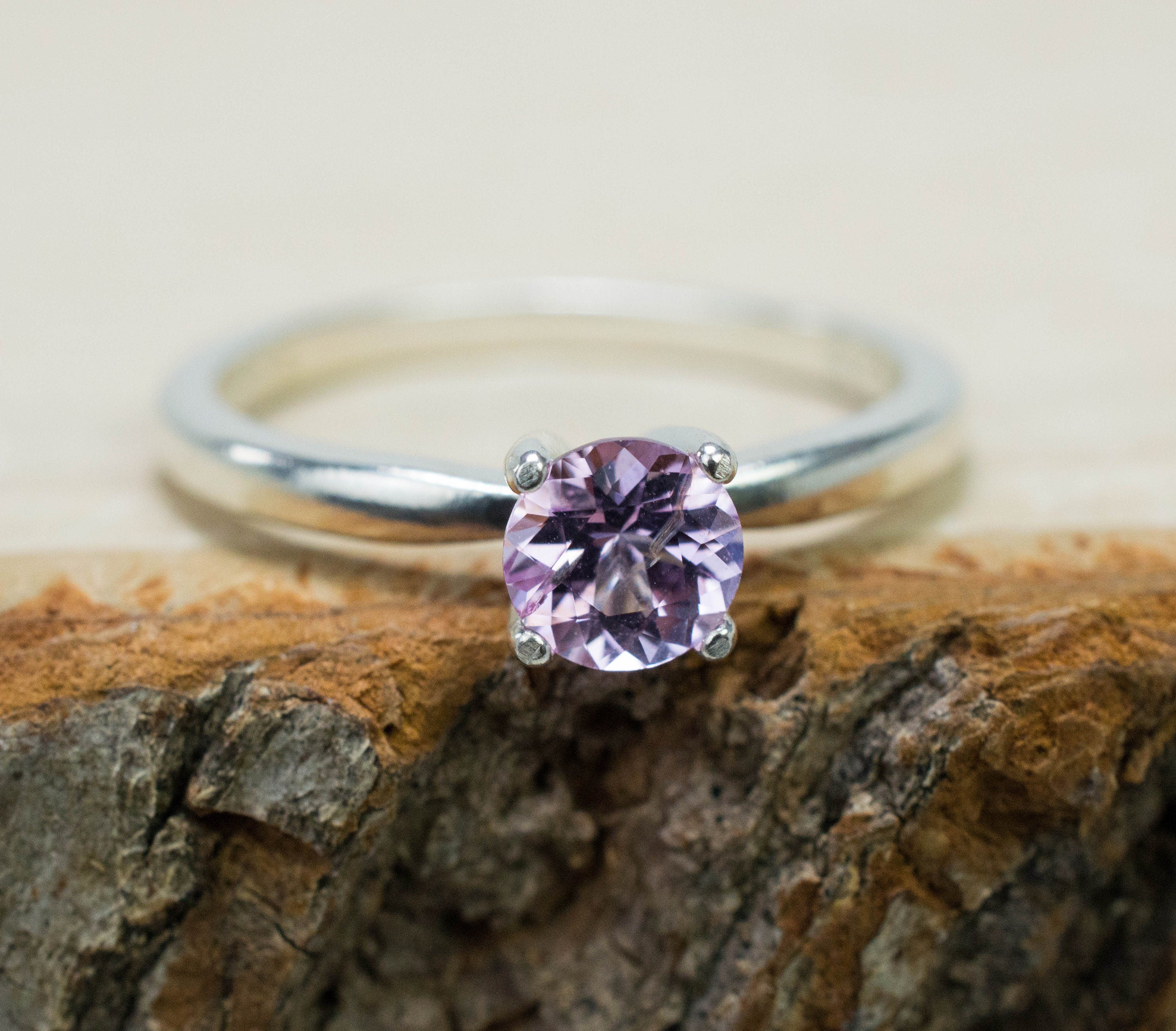 Lavender Spinel Ring; Genuine Untreated Vietnam Spinel; 0.610cts