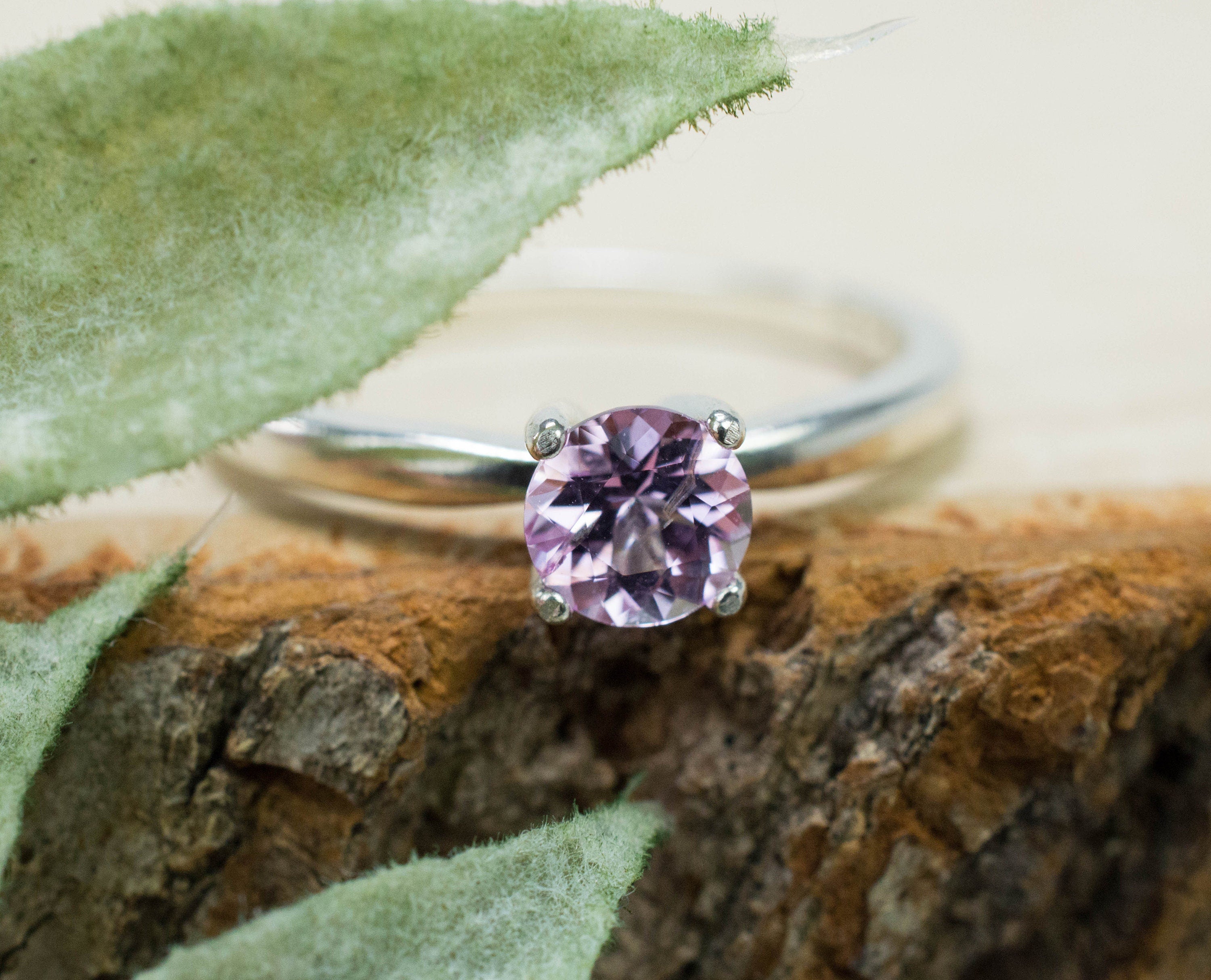 Lavender Spinel Ring; Genuine Untreated Vietnam Spinel; 0.610cts