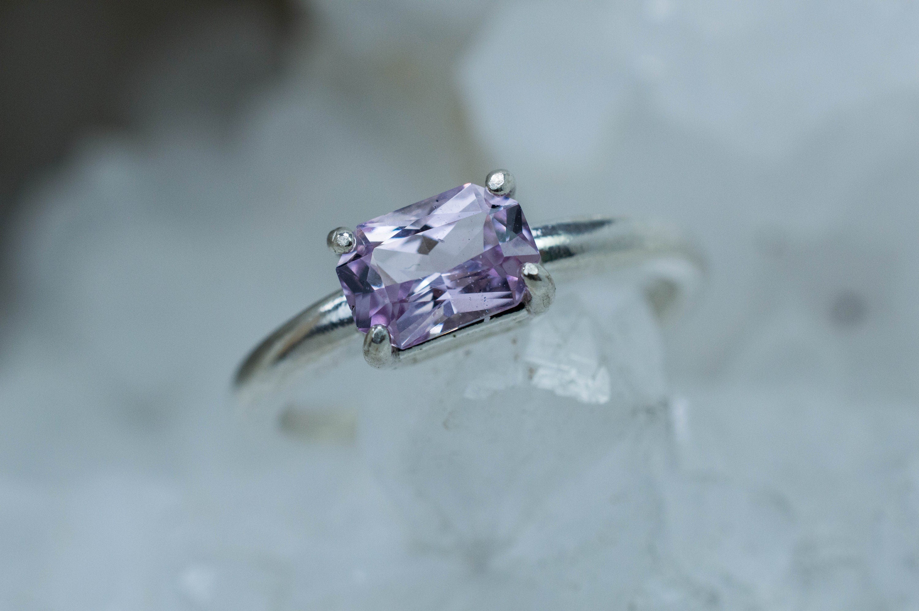 Lavender Spinel Ring; Genuine Untreated Vietnam Spinel; 0.920cts