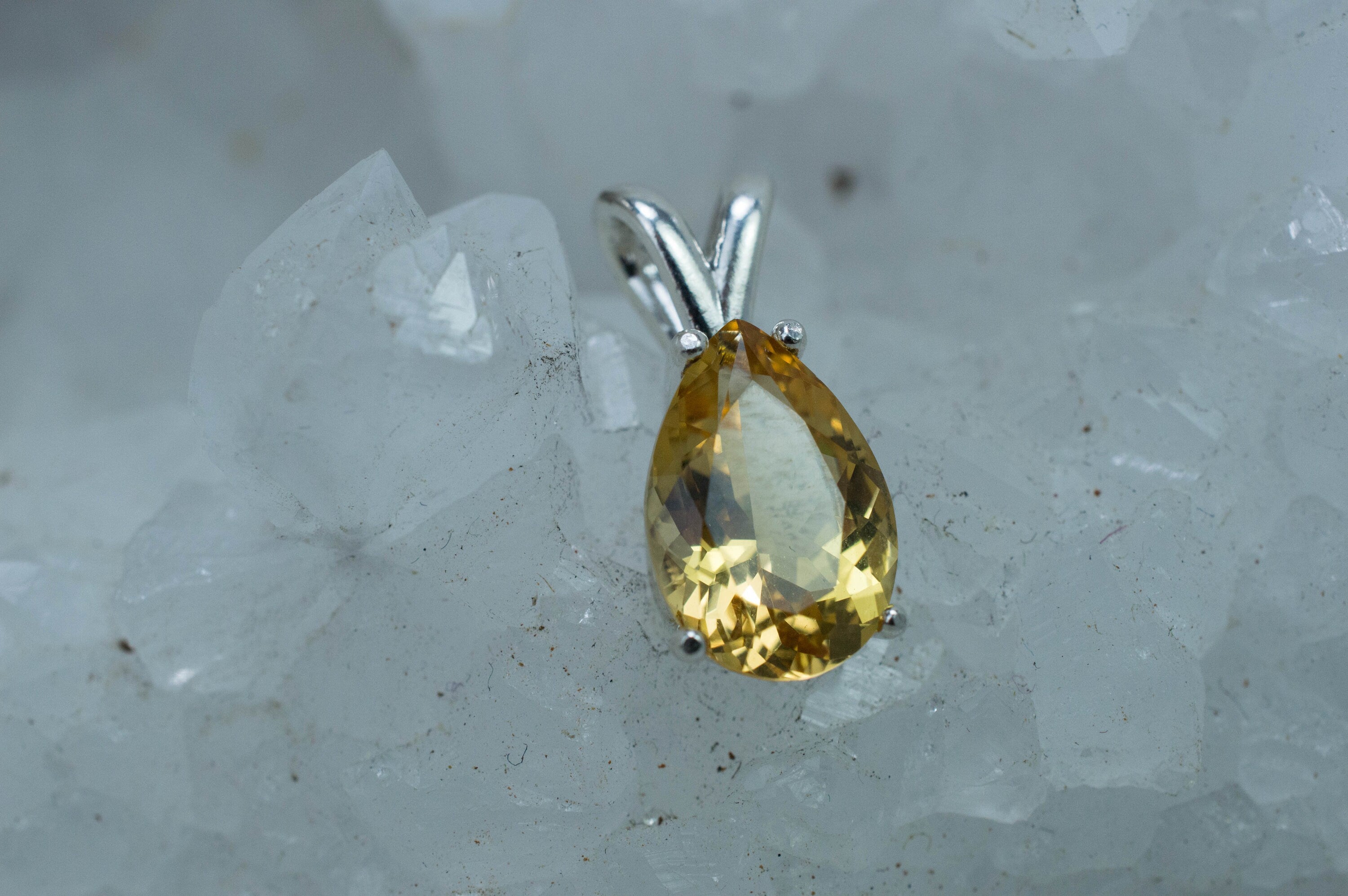 Heliodor Pendant, Natural Untreated Madagascar Golden Beryl; 2.370cts