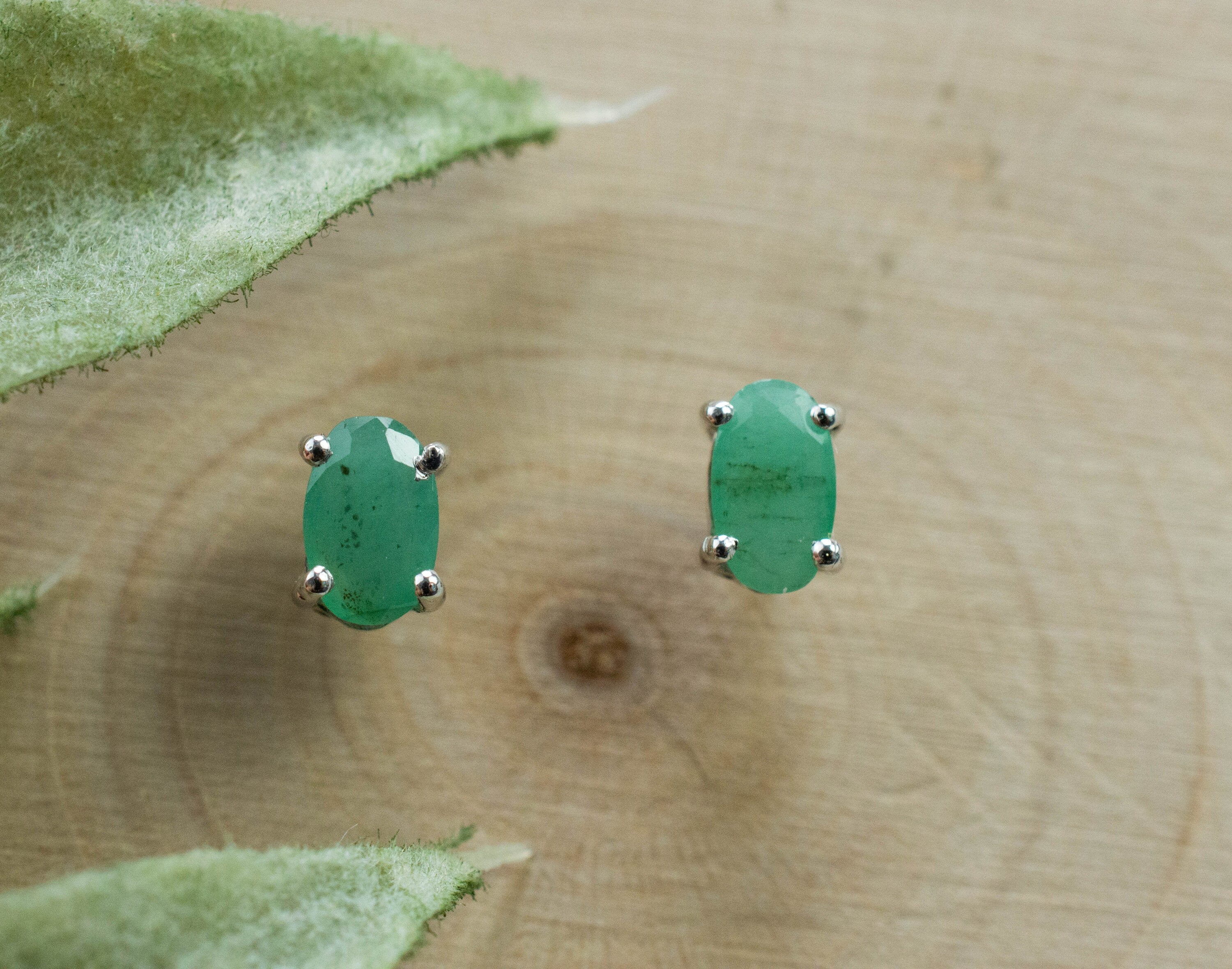 Emerald Earrings; Natural Brazil Emerald; 0.460cts