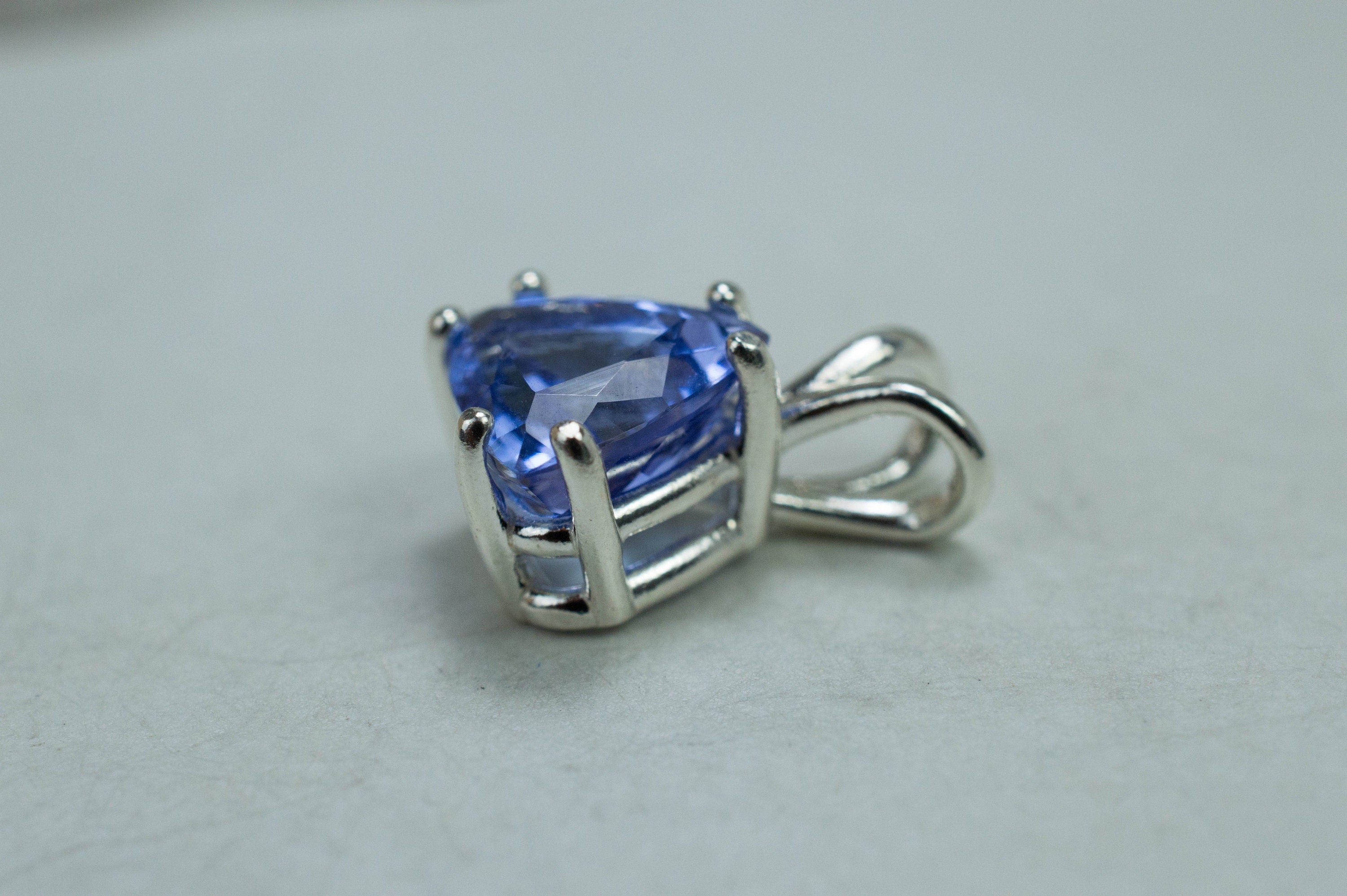 Tanzanite Pendant; Genuine Tanzania Tanzanite; 2.965cts