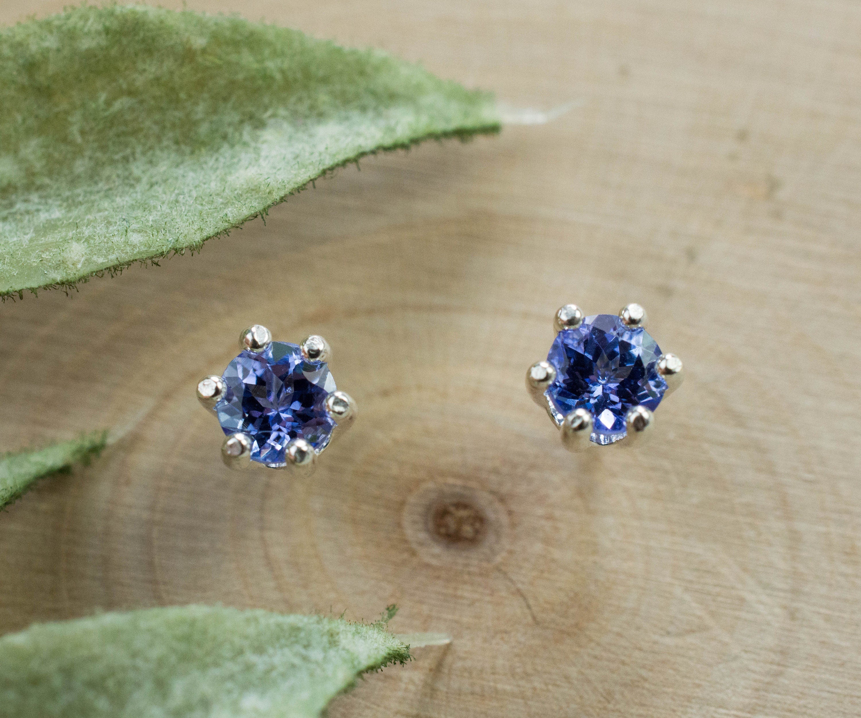 Tanzanite Earrings; Natural Tanzania Tanzanite; 0.575cts