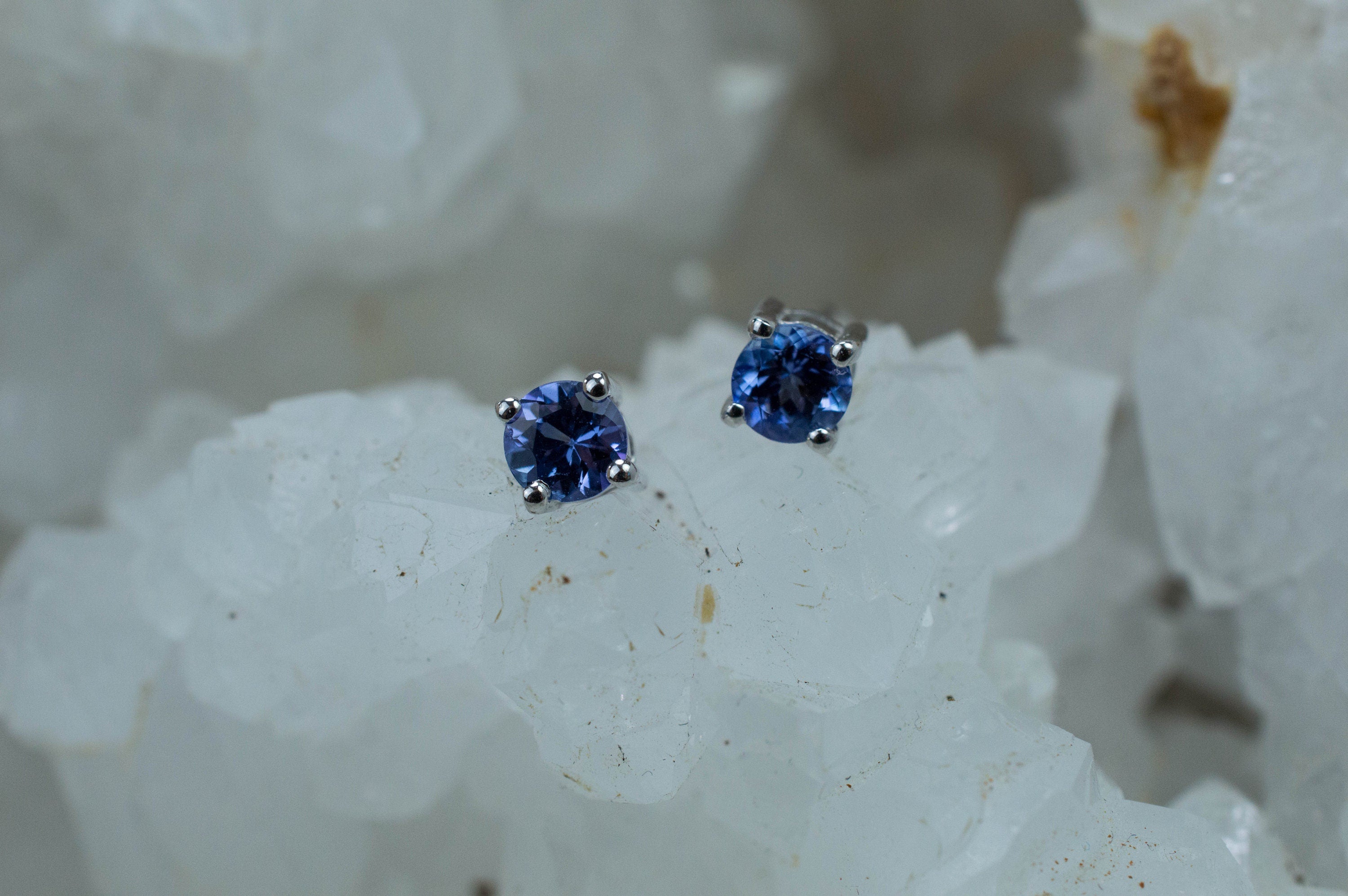 Tanzanite Earrings; Natural Tanzania Tanzanite; 0.580cts