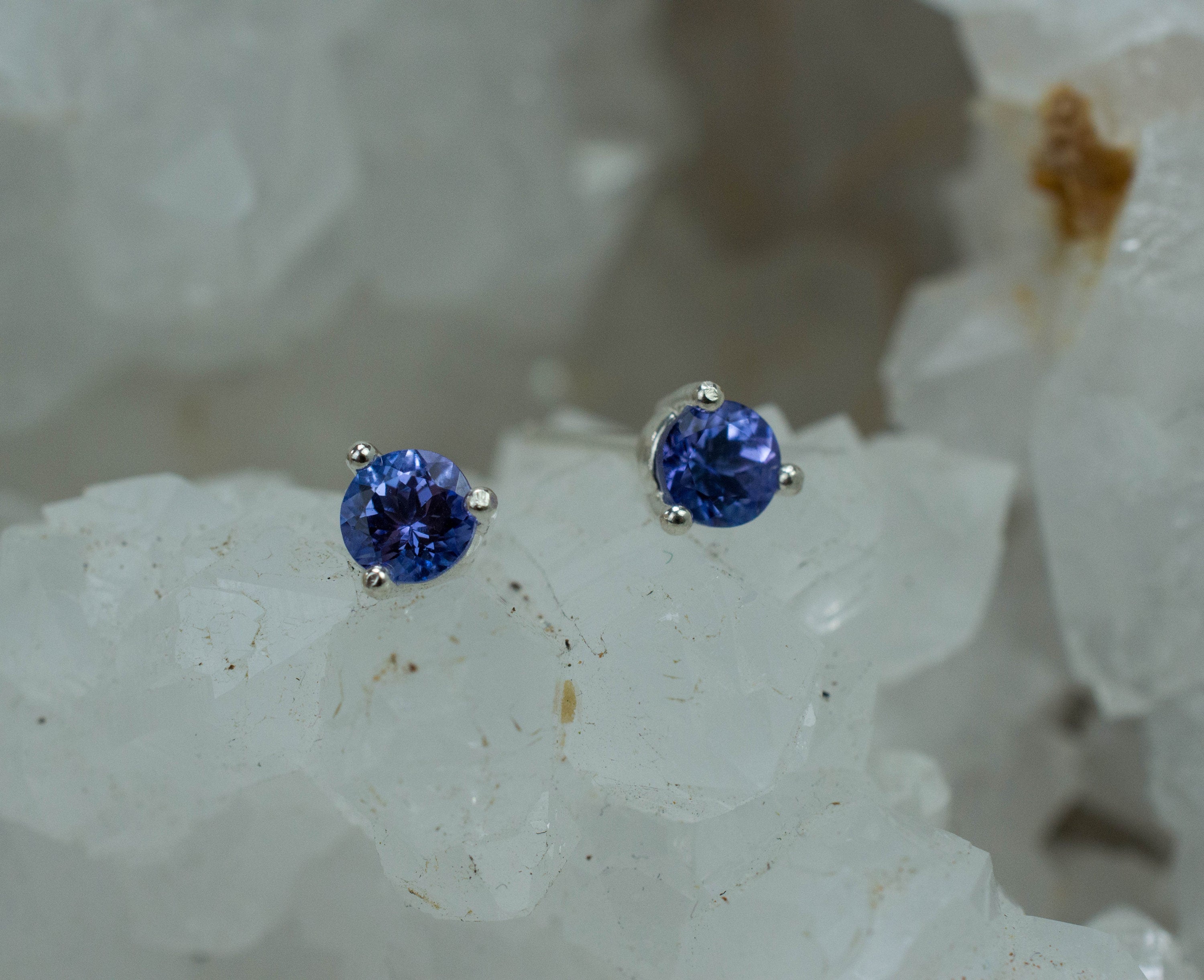 Tanzanite Earrings; Natural Tanzania Tanzanite; 0.640cts