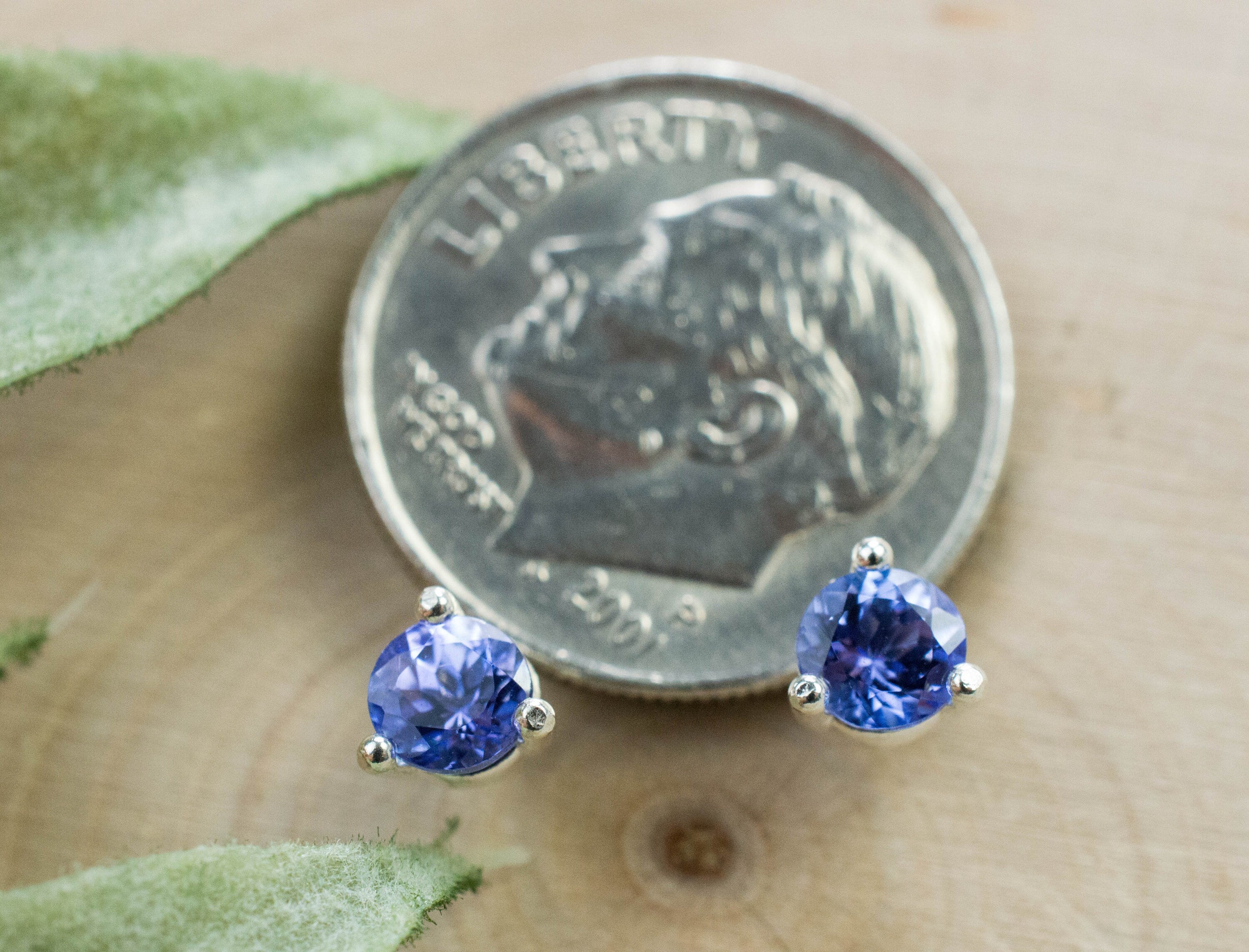 Tanzanite Earrings; Natural Tanzania Tanzanite; 0.640cts