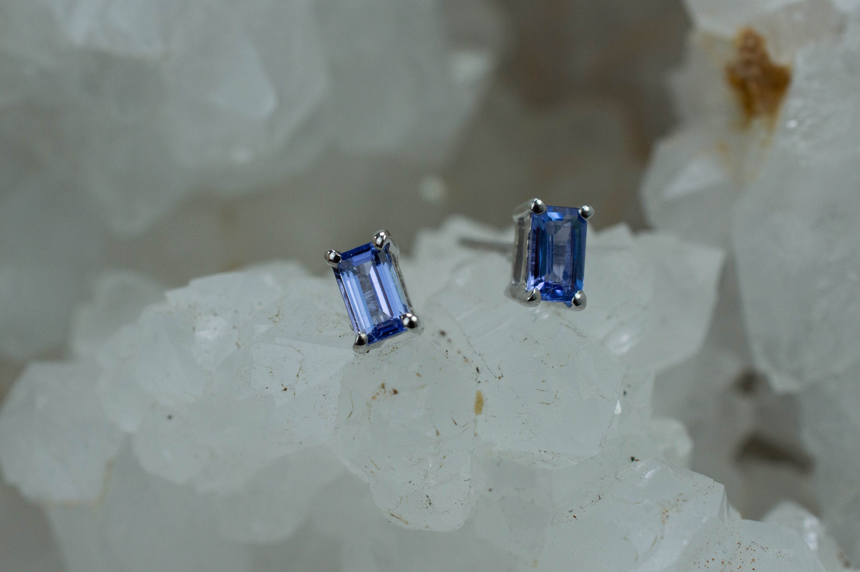 Tanzanite Earrings; Natural Tanzania Tanzanite; 0.645cts