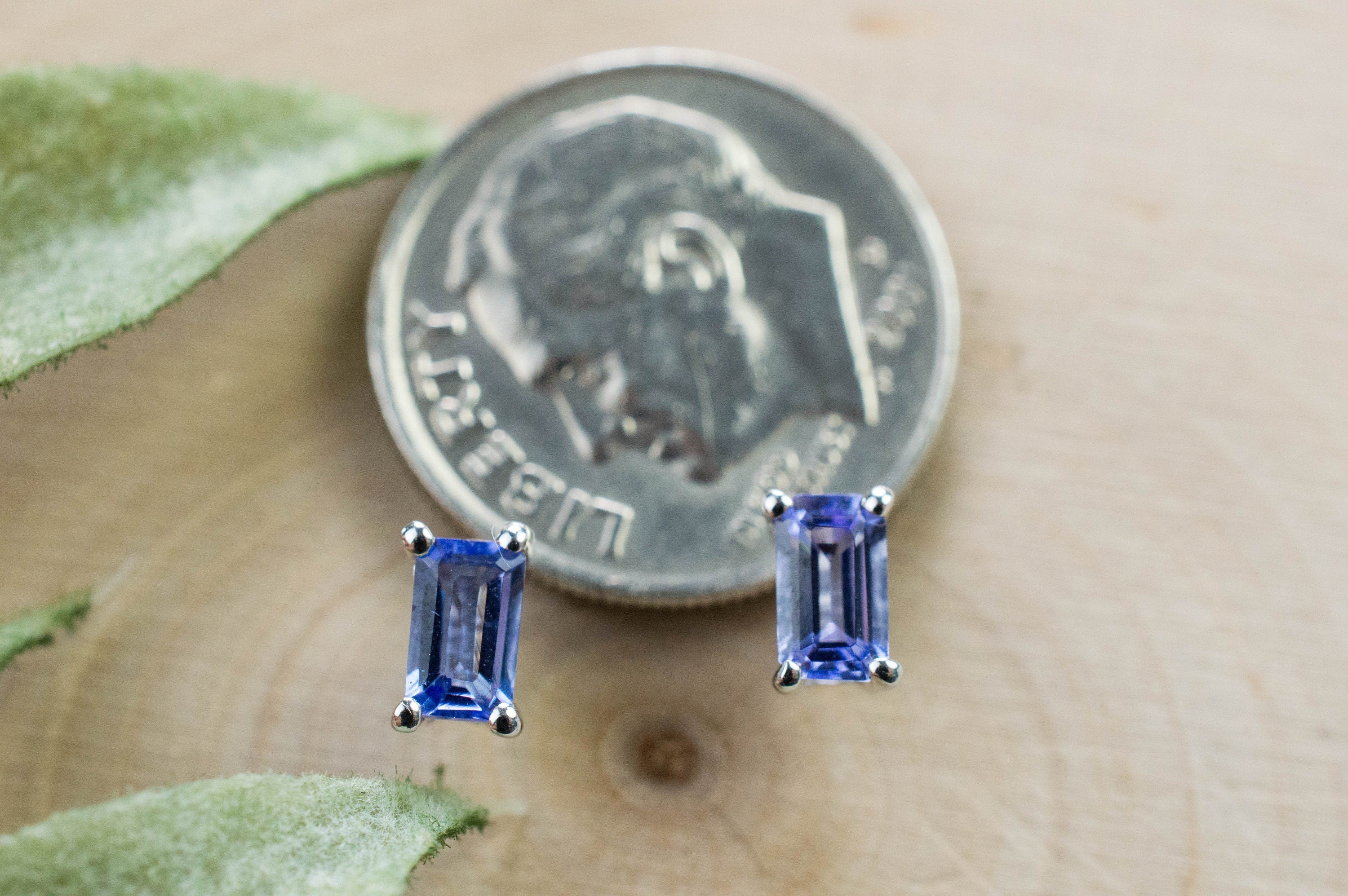 Tanzanite Earrings; Natural Tanzania Tanzanite; 0.650cts