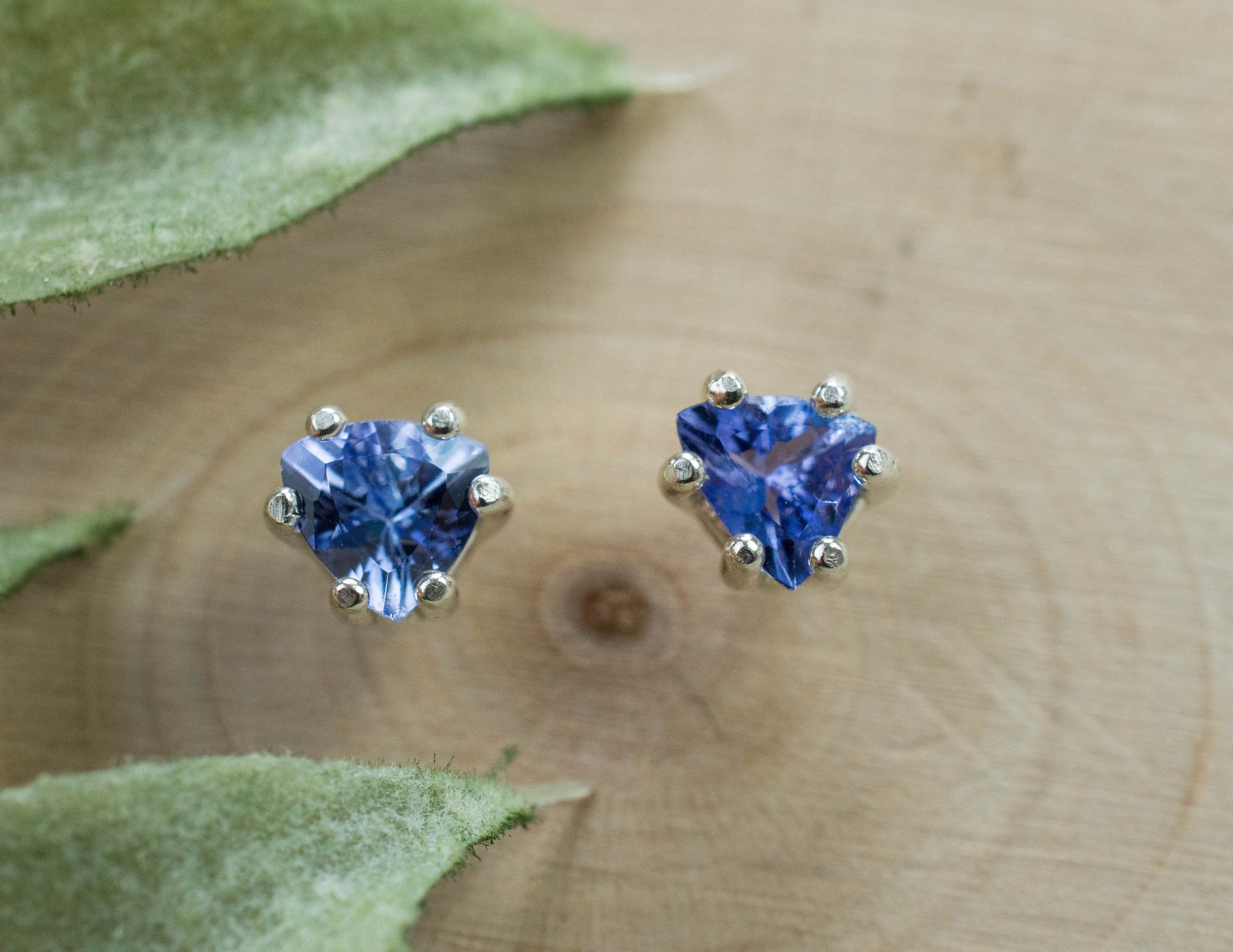 Tanzanite Earrings; Natural Tanzania Tanzanite; 0.790cts