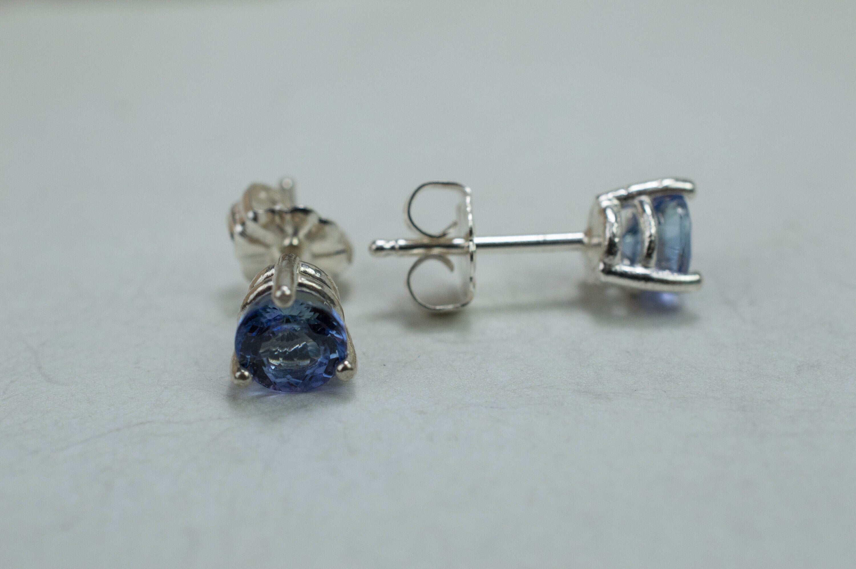 Tanzanite Earrings; Natural Tanzania Tanzanite; 1.265cts