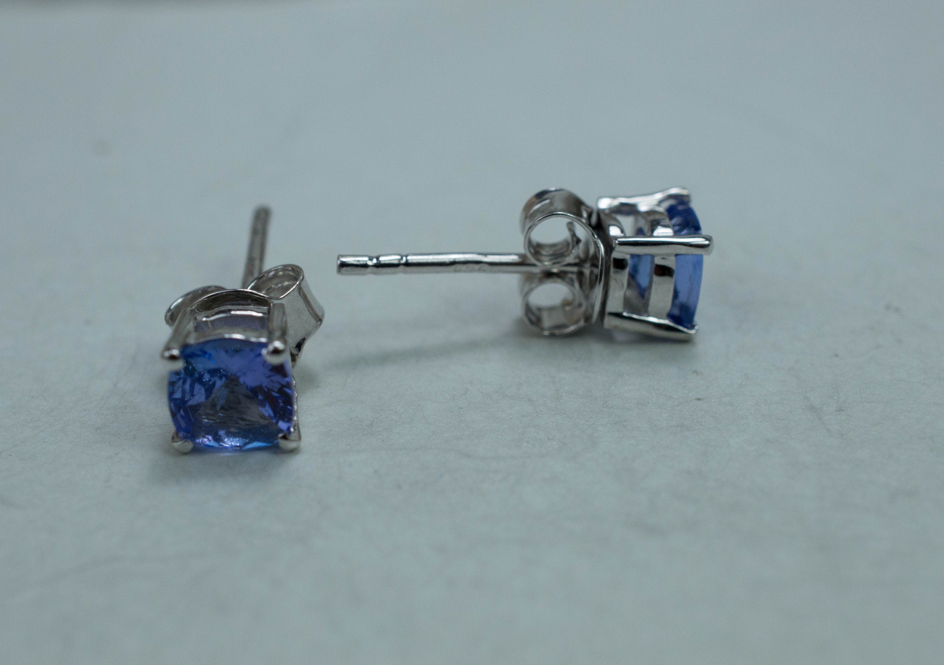 Tanzanite Earrings; Natural Tanzania Tanzanite; 1.220cts