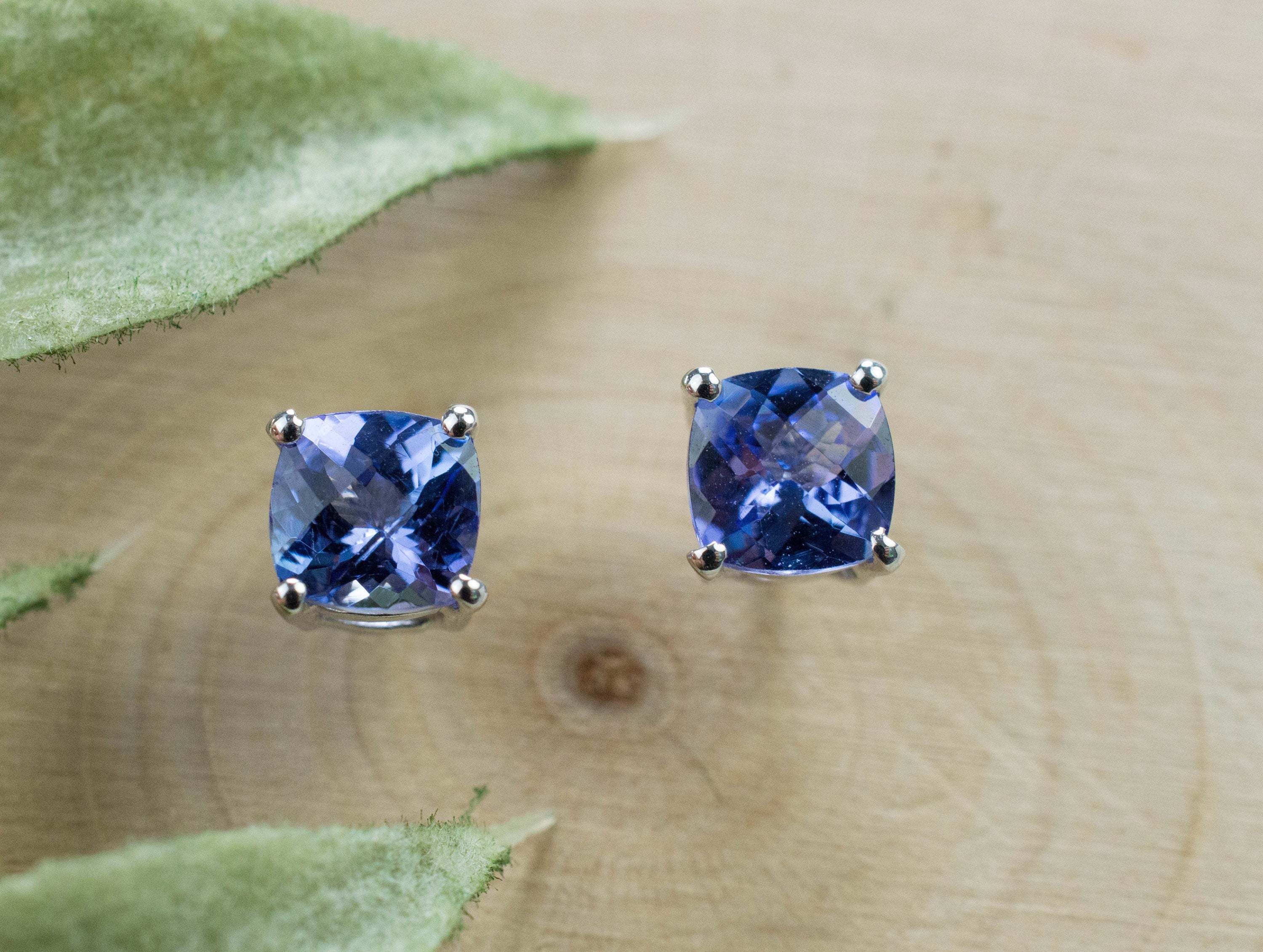 Tanzanite Earrings; Natural Tanzania Tanzanite; 1.220cts