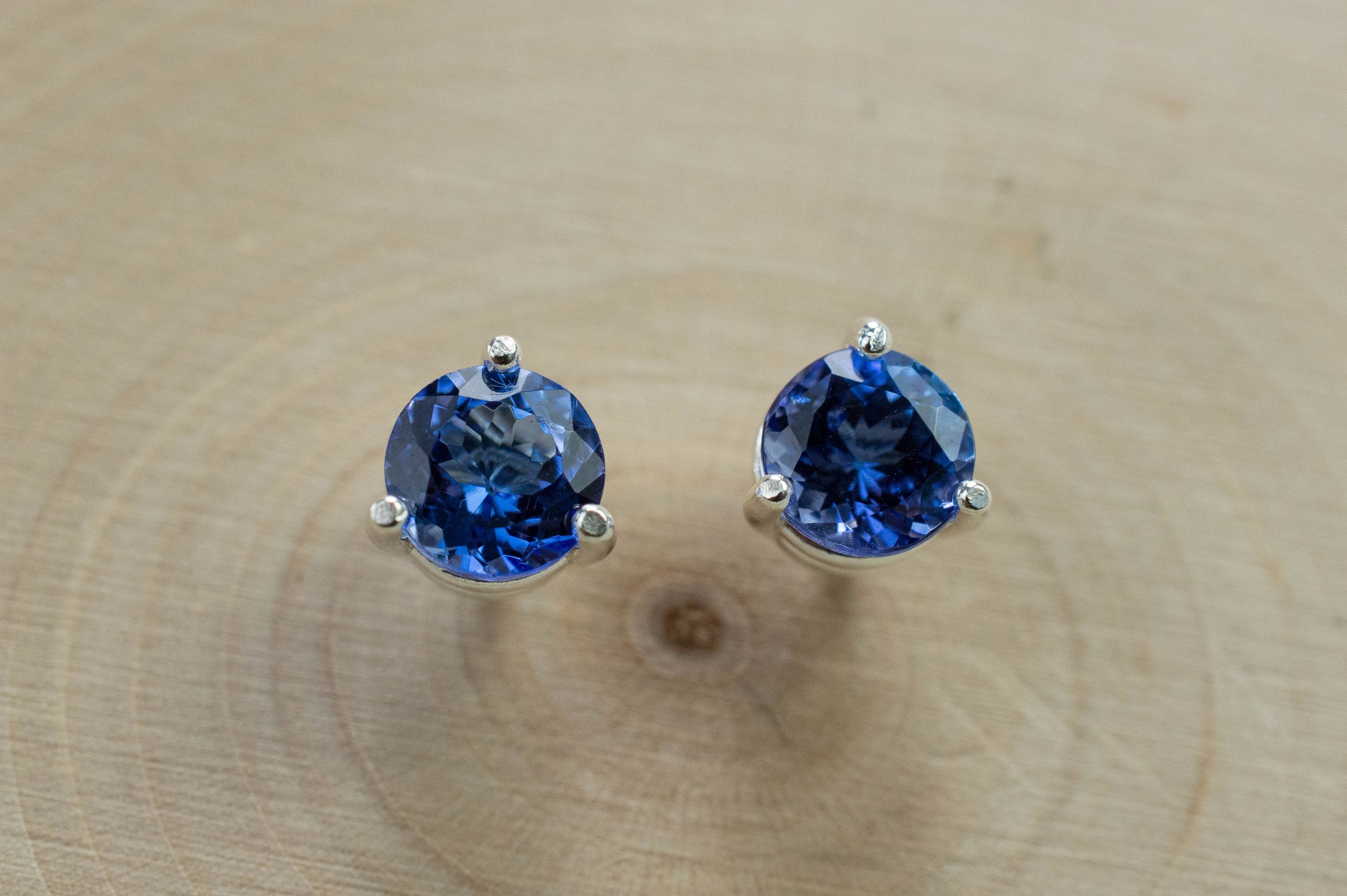 Tanzanite Earrings; Natural Tanzania Tanzanite; 1.800cts