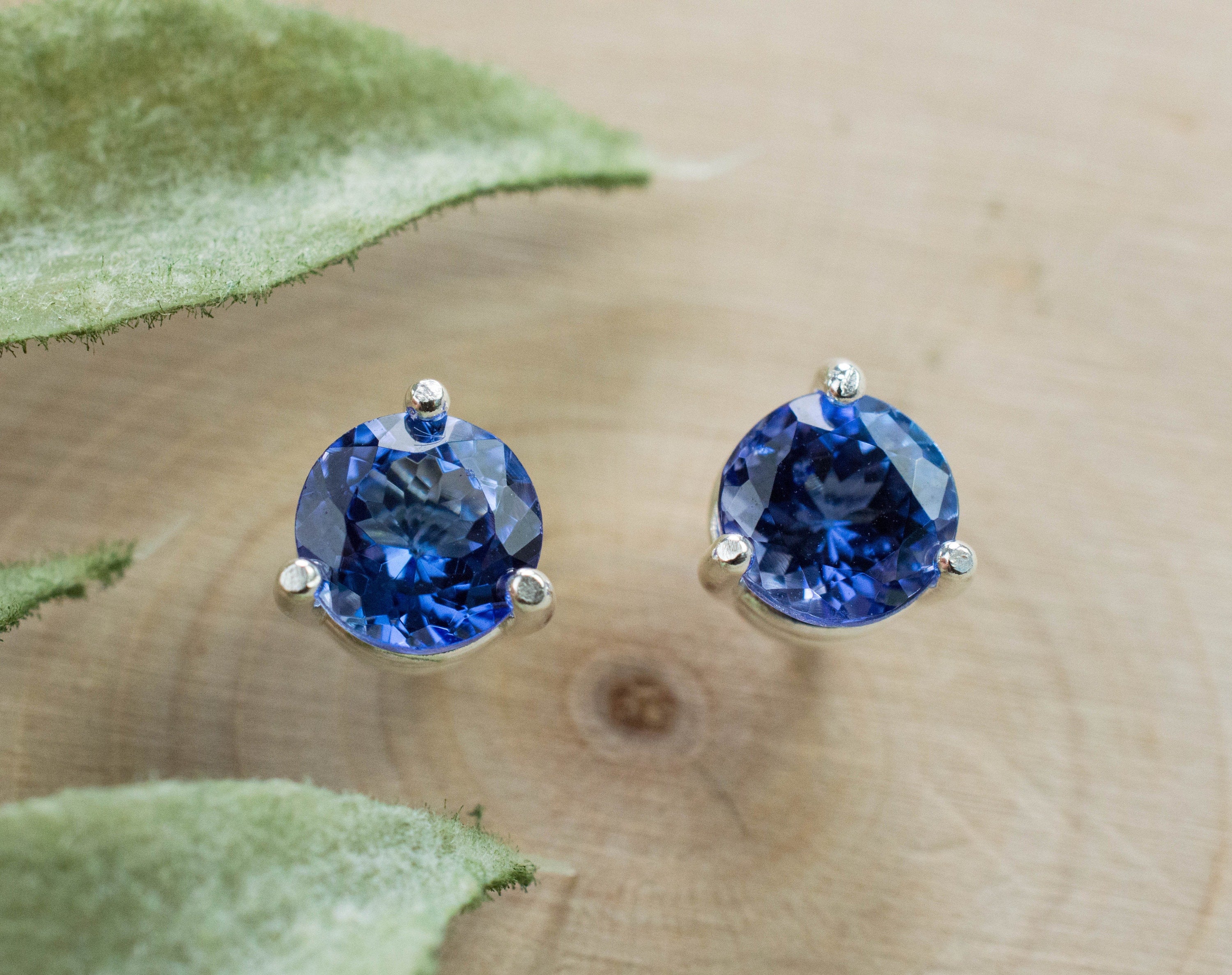 Tanzanite Earrings; Natural Tanzania Tanzanite; 1.800cts