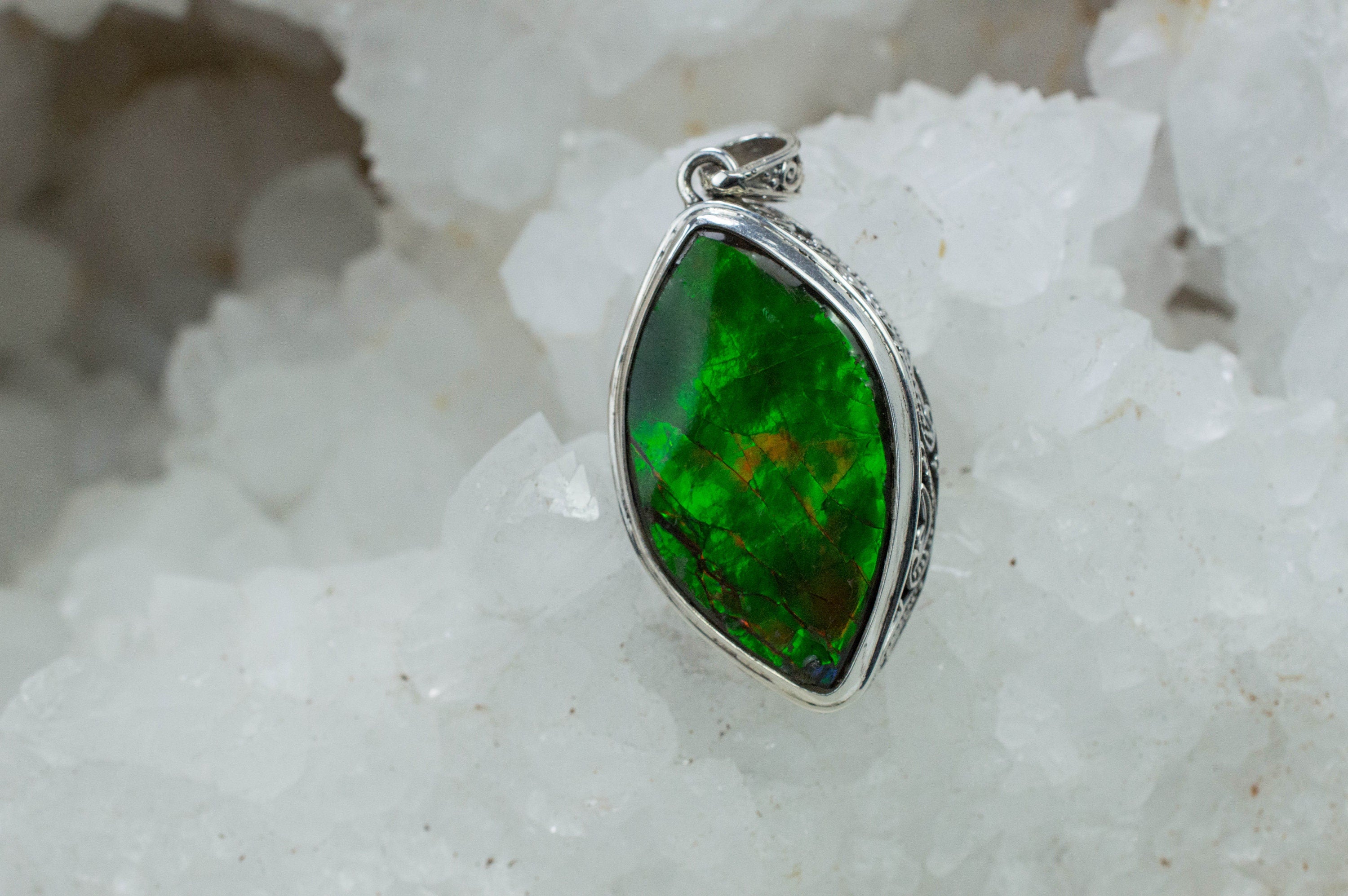 Ammolite Pendant; Natural Canada Ammolite; 30mm x 19mm