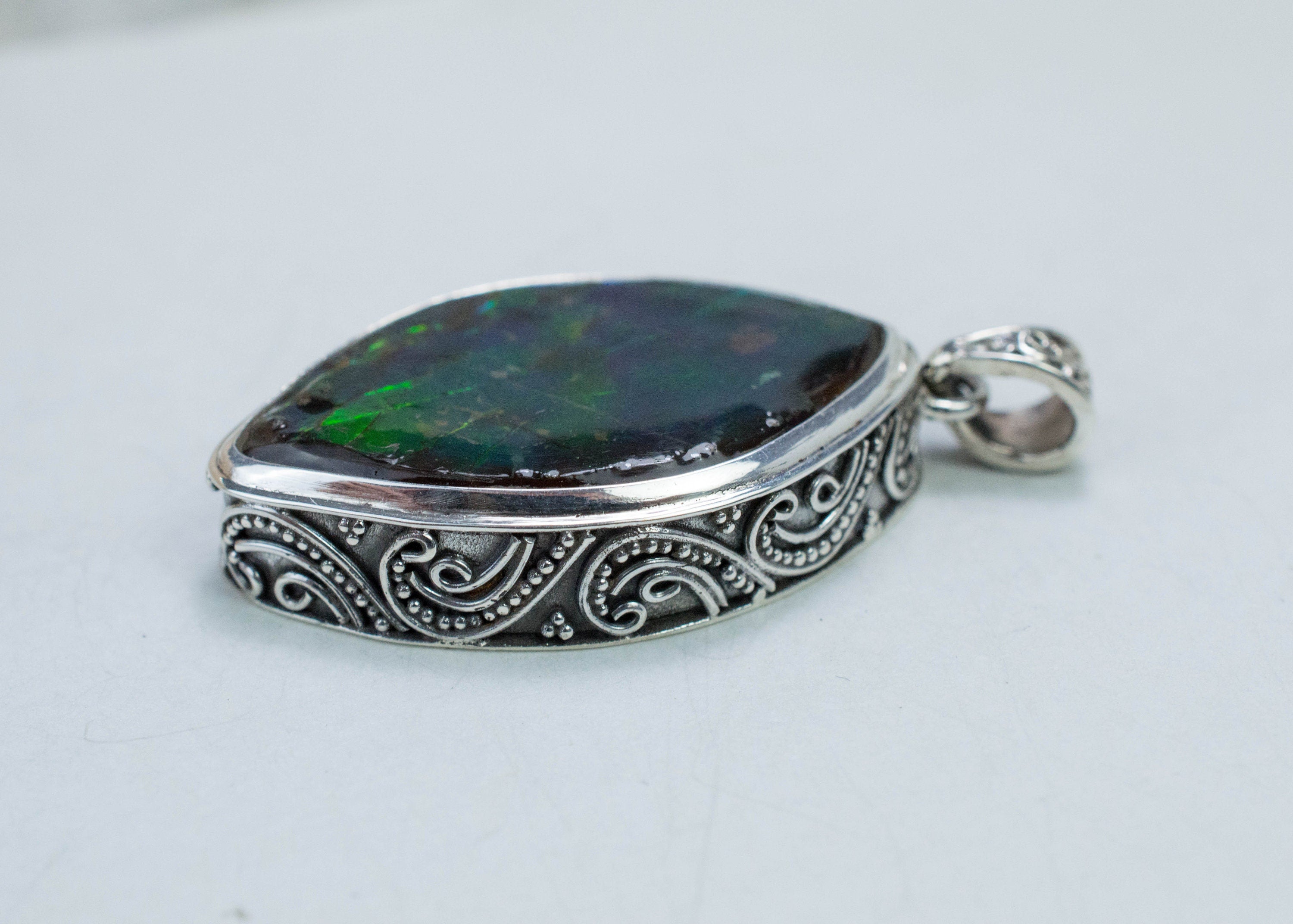 Ammolite Pendant; Natural Canada Ammolite; 30mm x 19mm