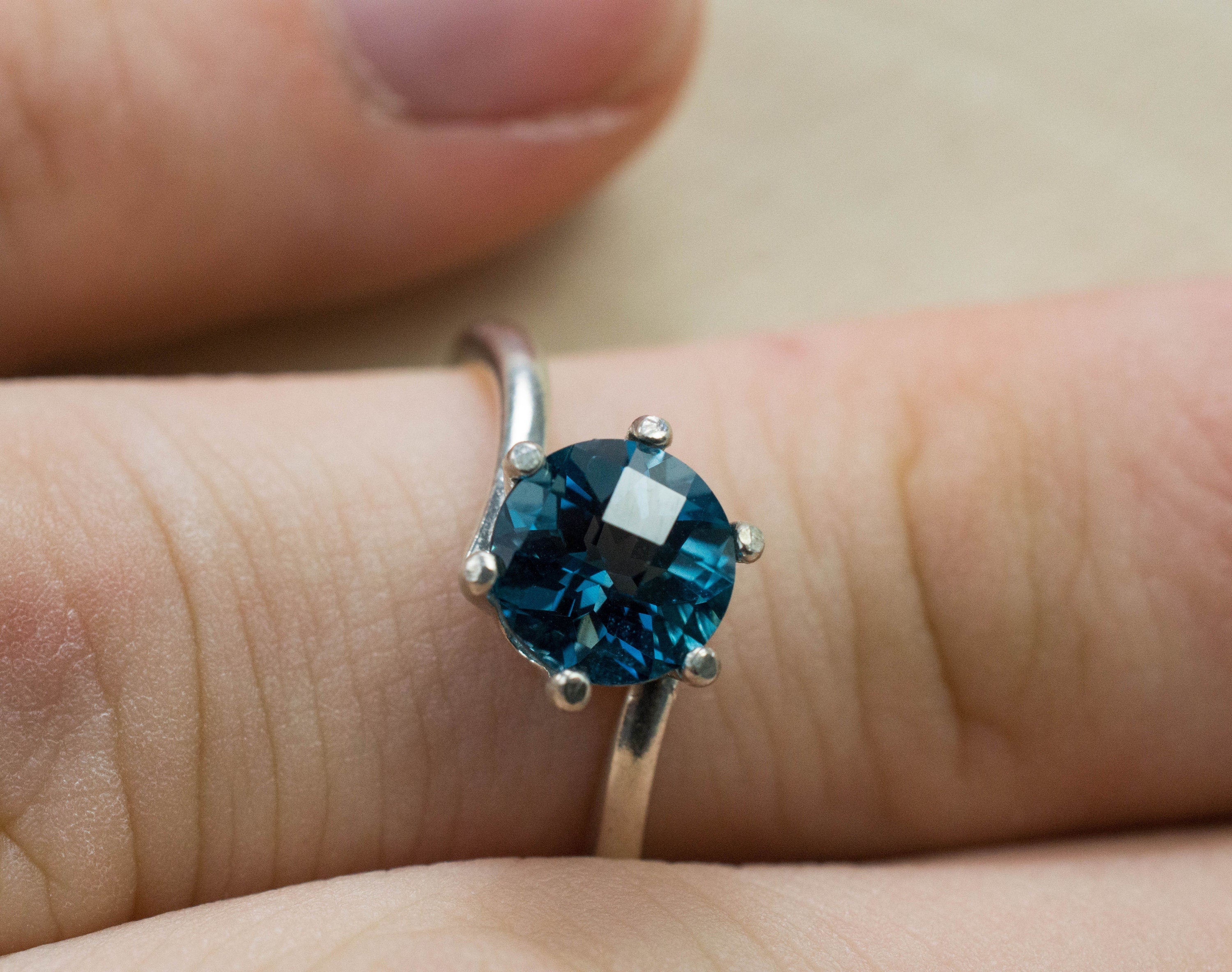 London Blue Topaz Ring, Genuine Brazil Topaz; 1.690cts