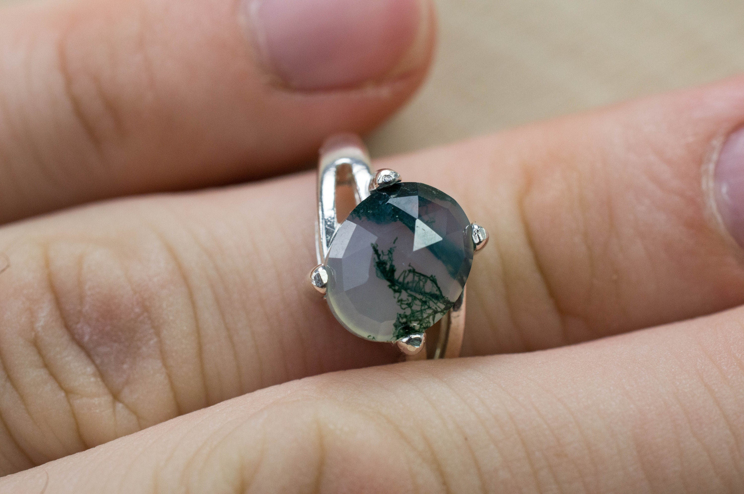 Green Moss Agate Ring; Natural Untreated India Moss Agate; 2.810cts