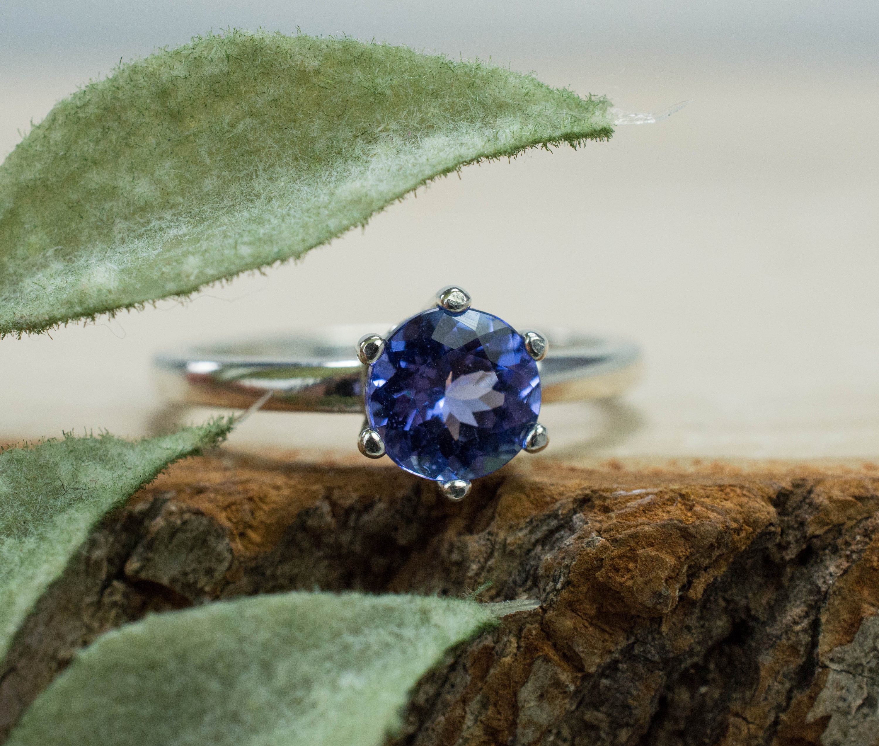 Tanzanite Ring; Genuine Untreated Tanzania Tanzanite; 1.085cts