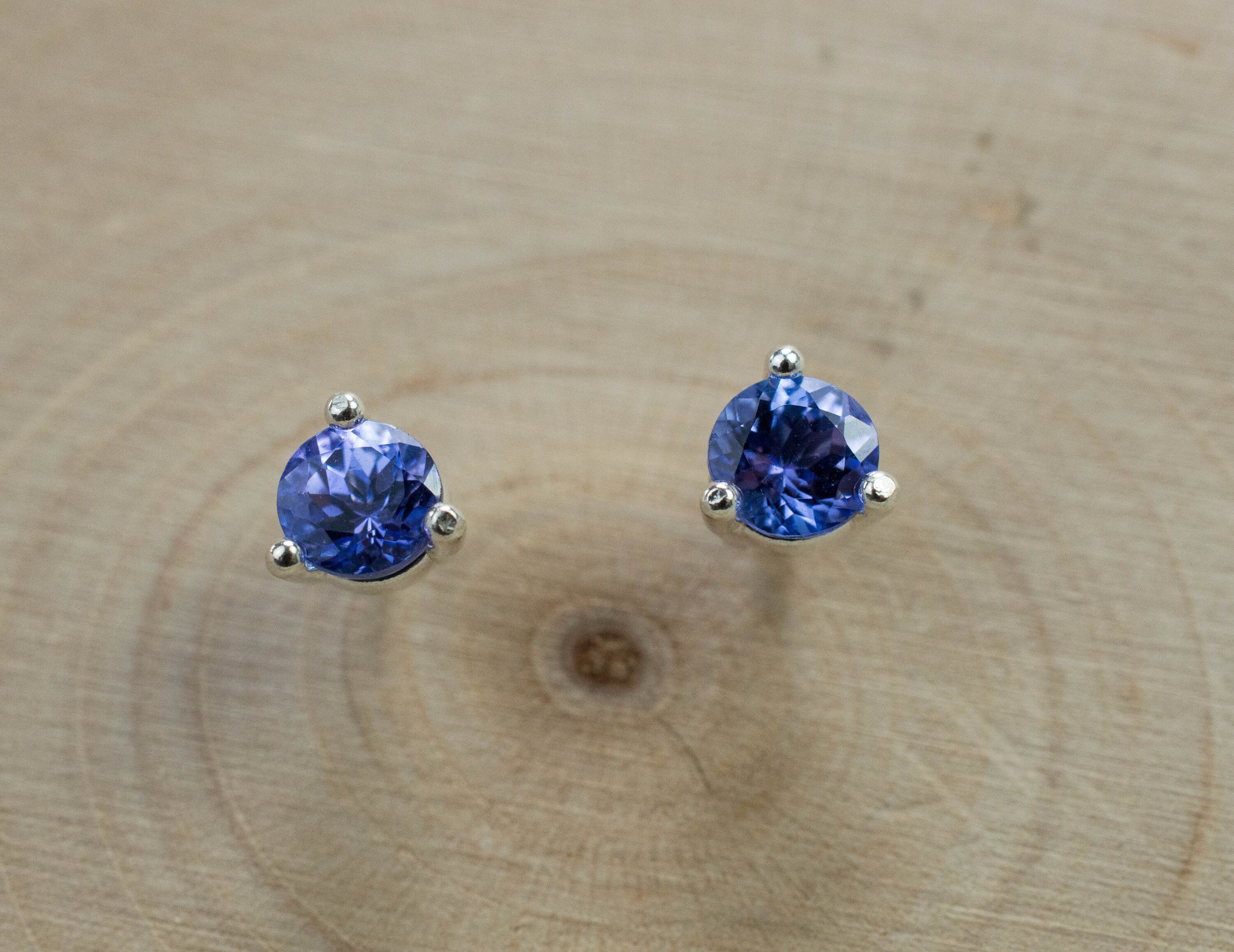 Tanzanite Earrings; Natural Tanzania Tanzanite; 0.640cts