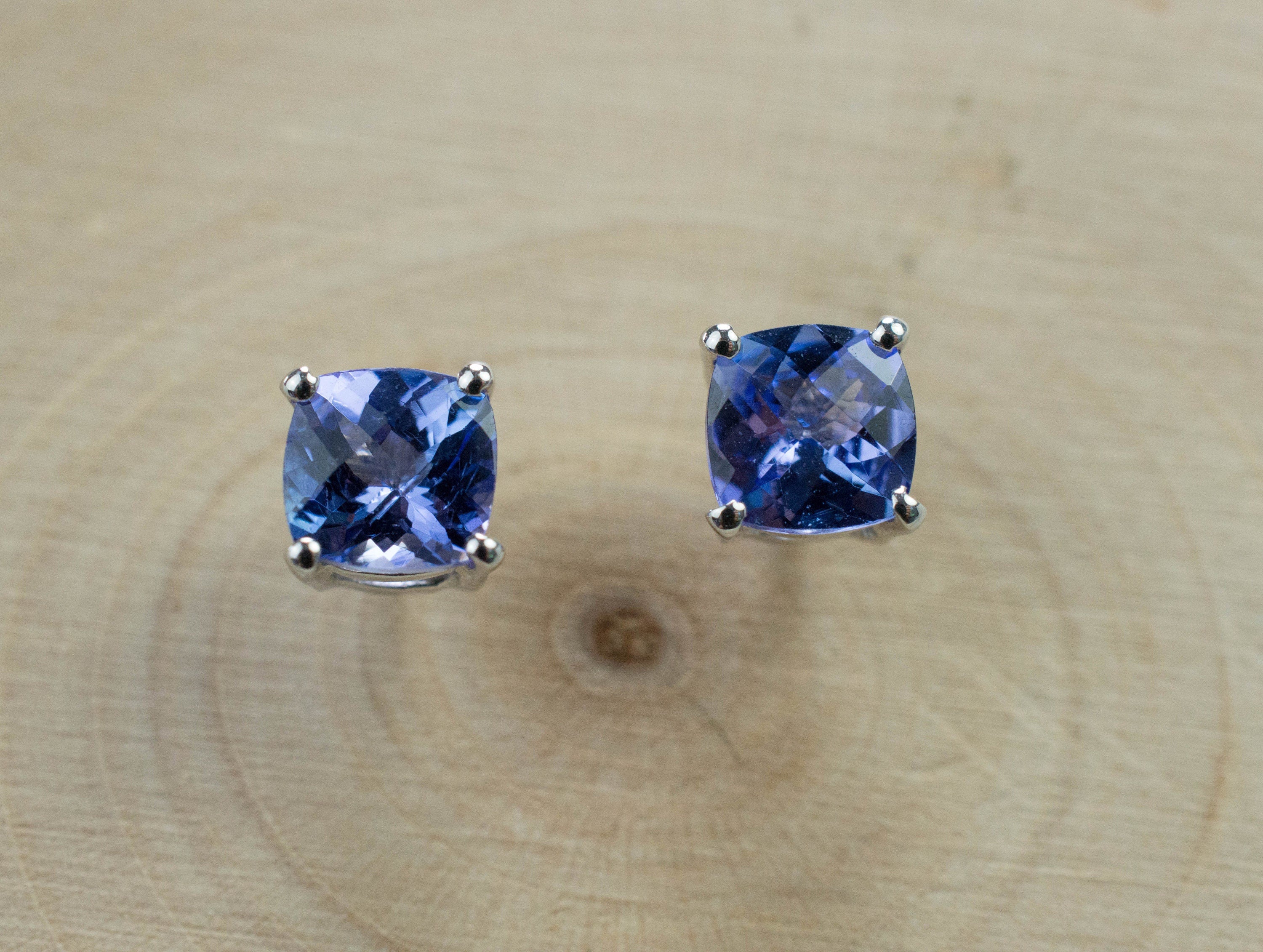 Tanzanite Earrings; Natural Tanzania Tanzanite; 1.220cts